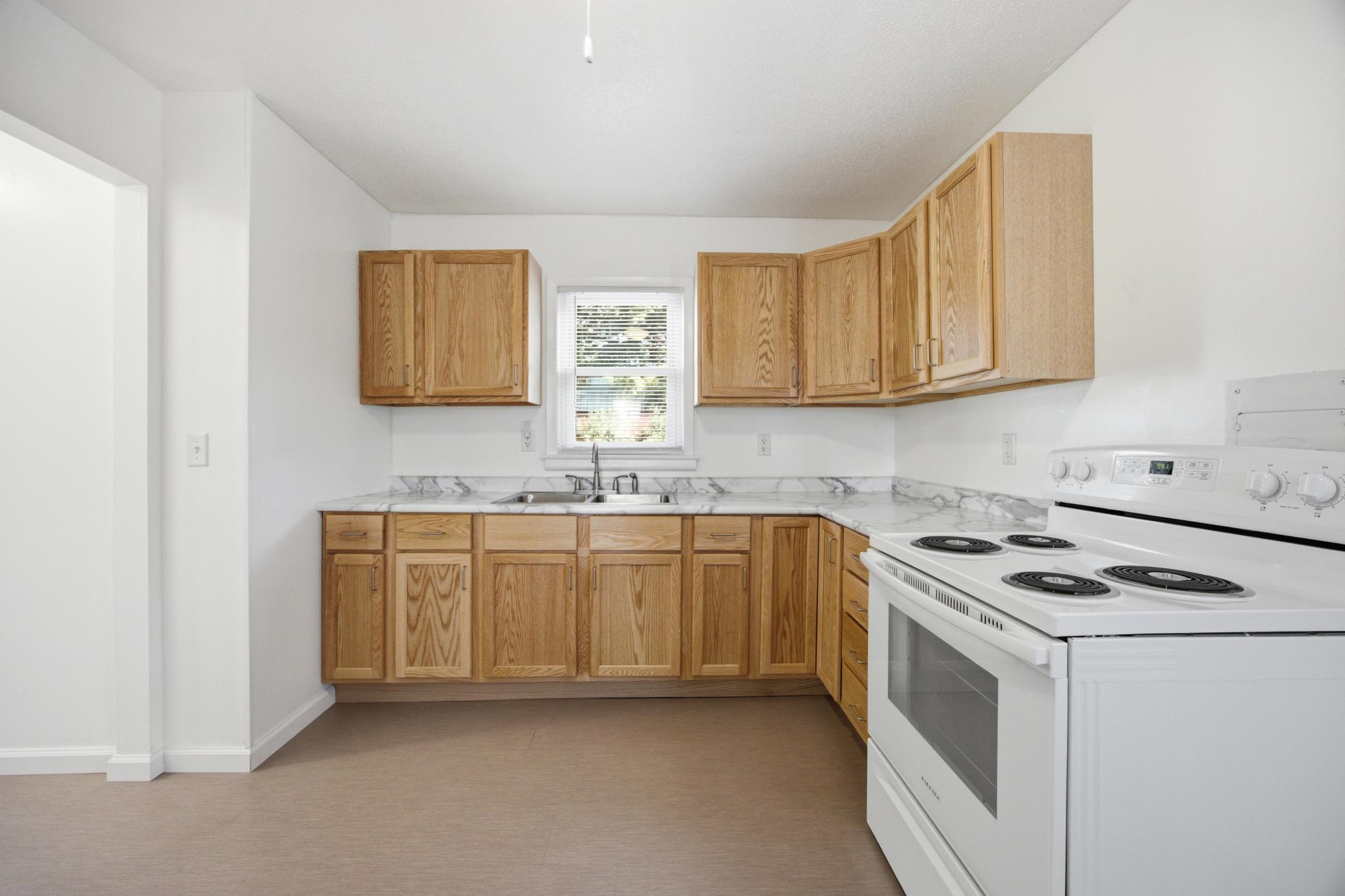 1957 single family home for sale at 109 2nd Avenue SW in Dilworth, MN — 1 bed, 1 bath (photo 11 of 27)