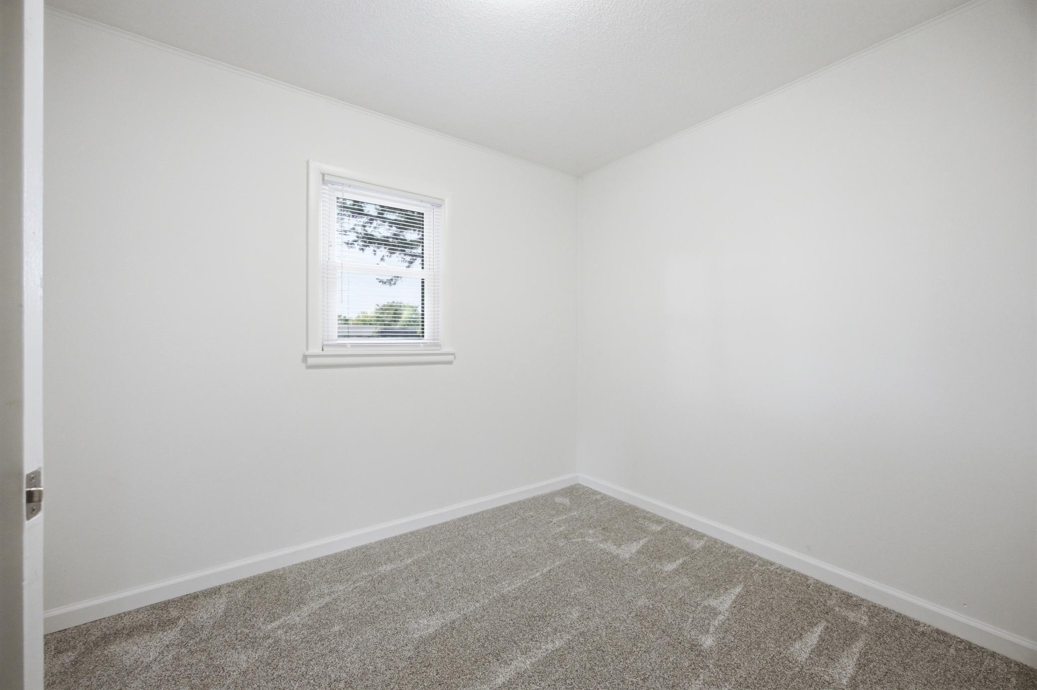 1957 single family home for sale at 109 2nd Avenue SW in Dilworth, MN — 1 bed, 1 bath (photo 19 of 27)