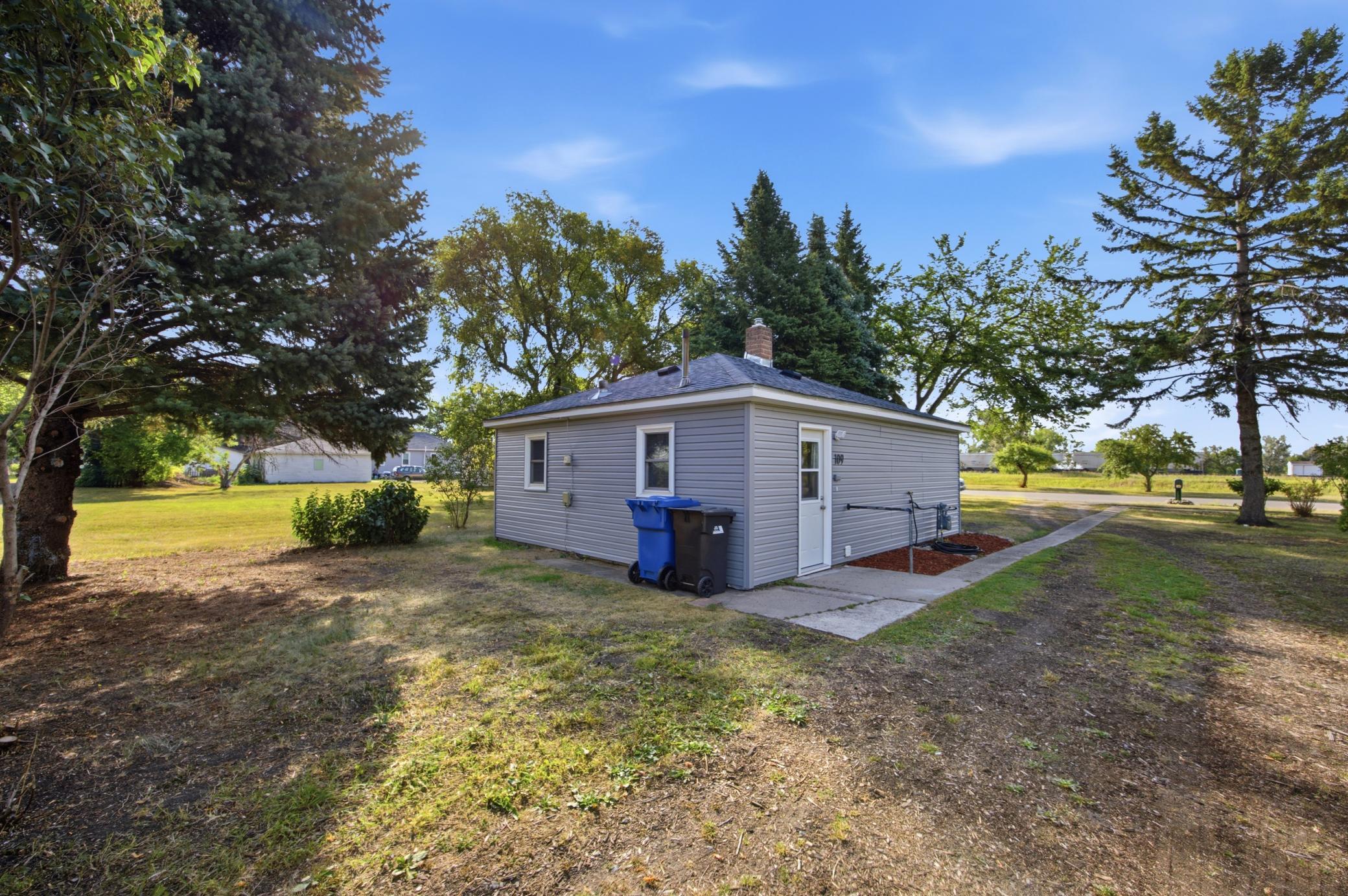 1957 single family home for sale at 109 2nd Avenue SW in Dilworth, MN — 1 bed, 1 bath (photo 22 of 27)