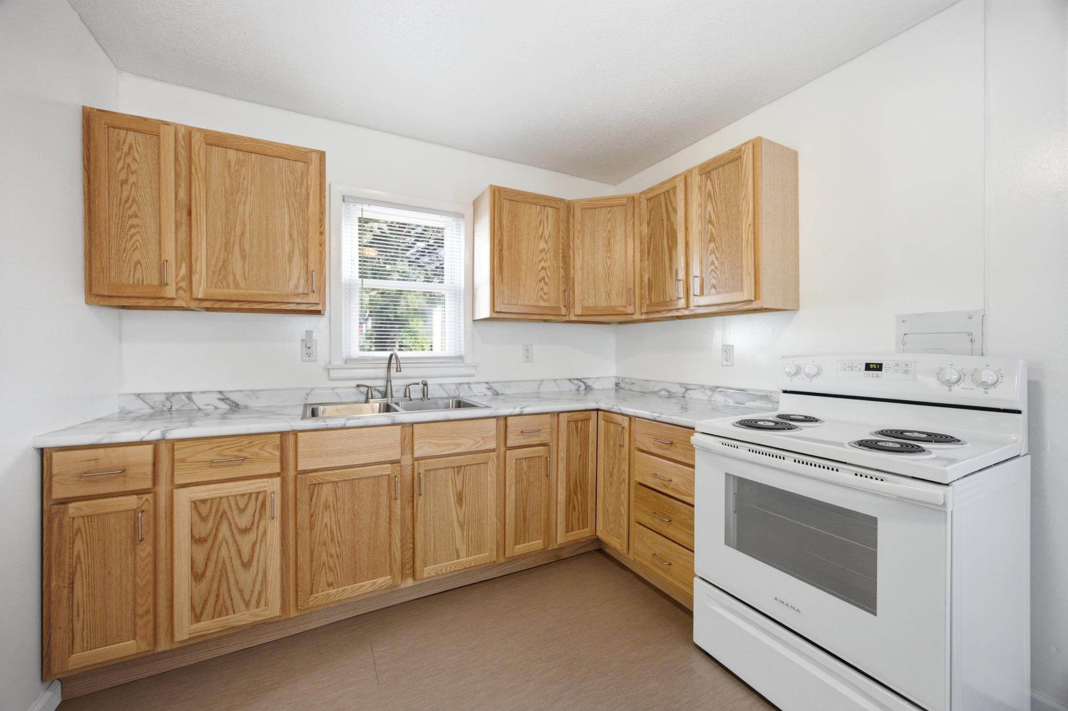 1957 single family home for sale at 109 2nd Avenue SW in Dilworth, MN — 1 bed, 1 bath (photo 10 of 27)