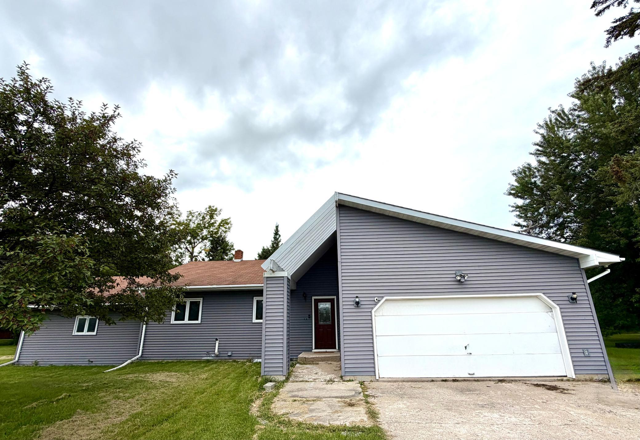 1978 single family home for sale at 32965 County Road 5 in Warroad, MN — 3 bed, 3 bath