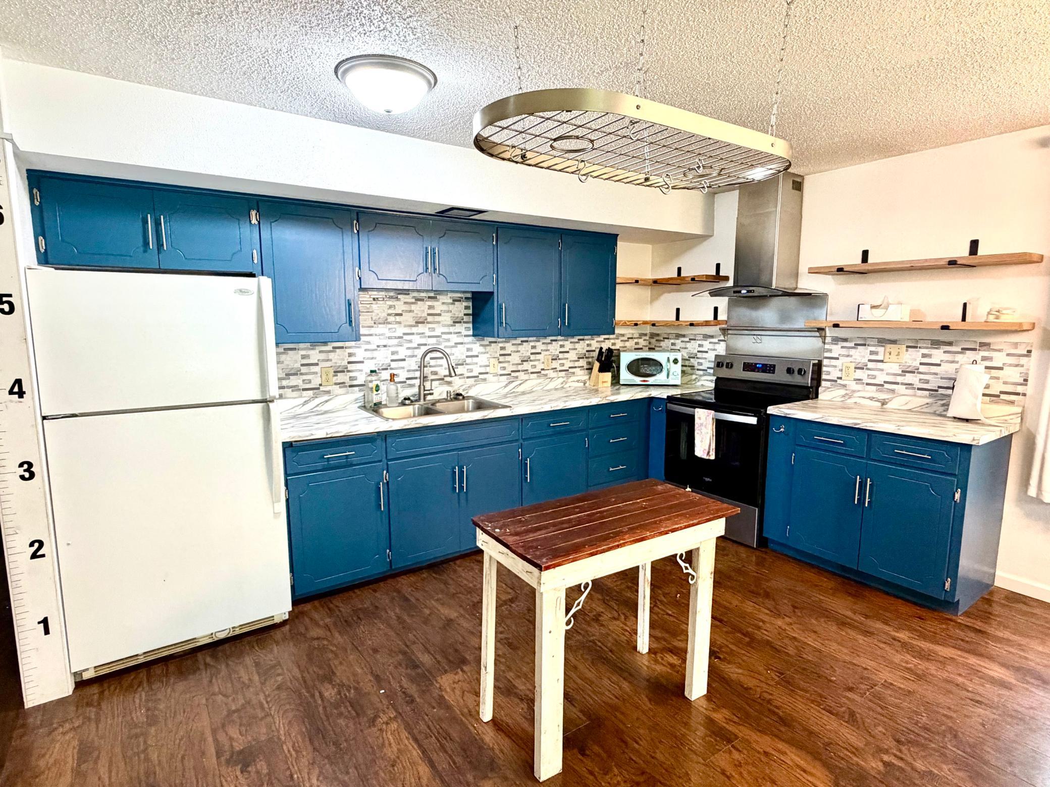 1978 single family home for sale at 32965 County Road 5 in Warroad, MN — 3 bed, 3 bath (photo 2 of 16)