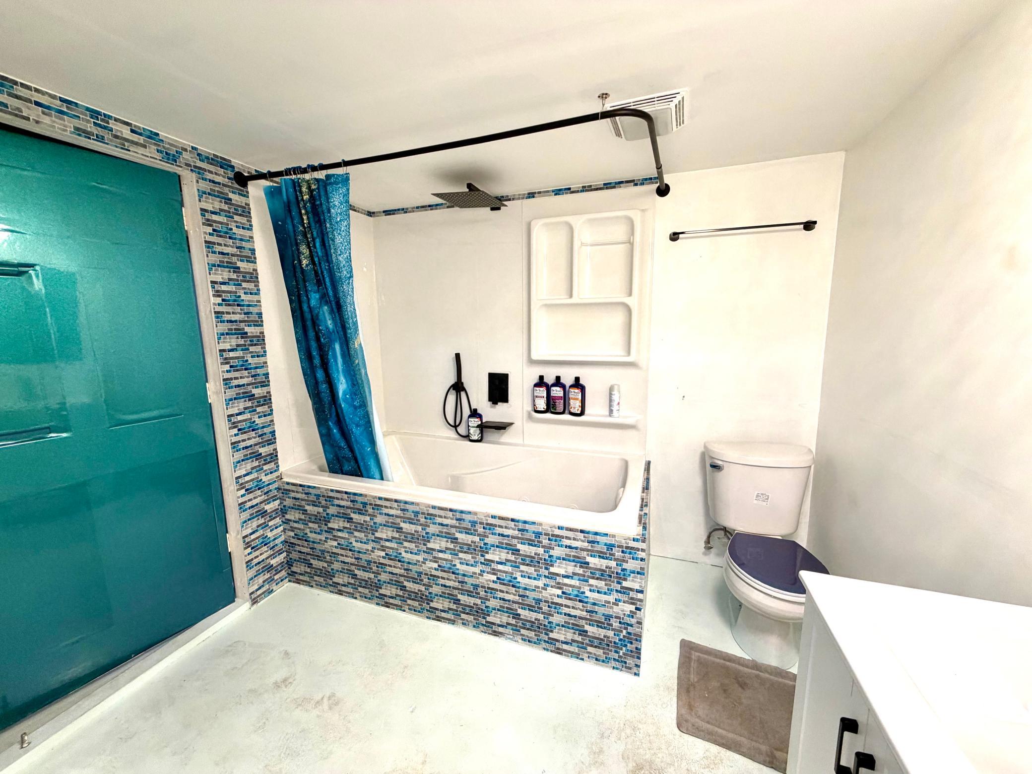1978 single family home for sale at 32965 County Road 5 in Warroad, MN — 3 bed, 3 bath (photo 11 of 16)