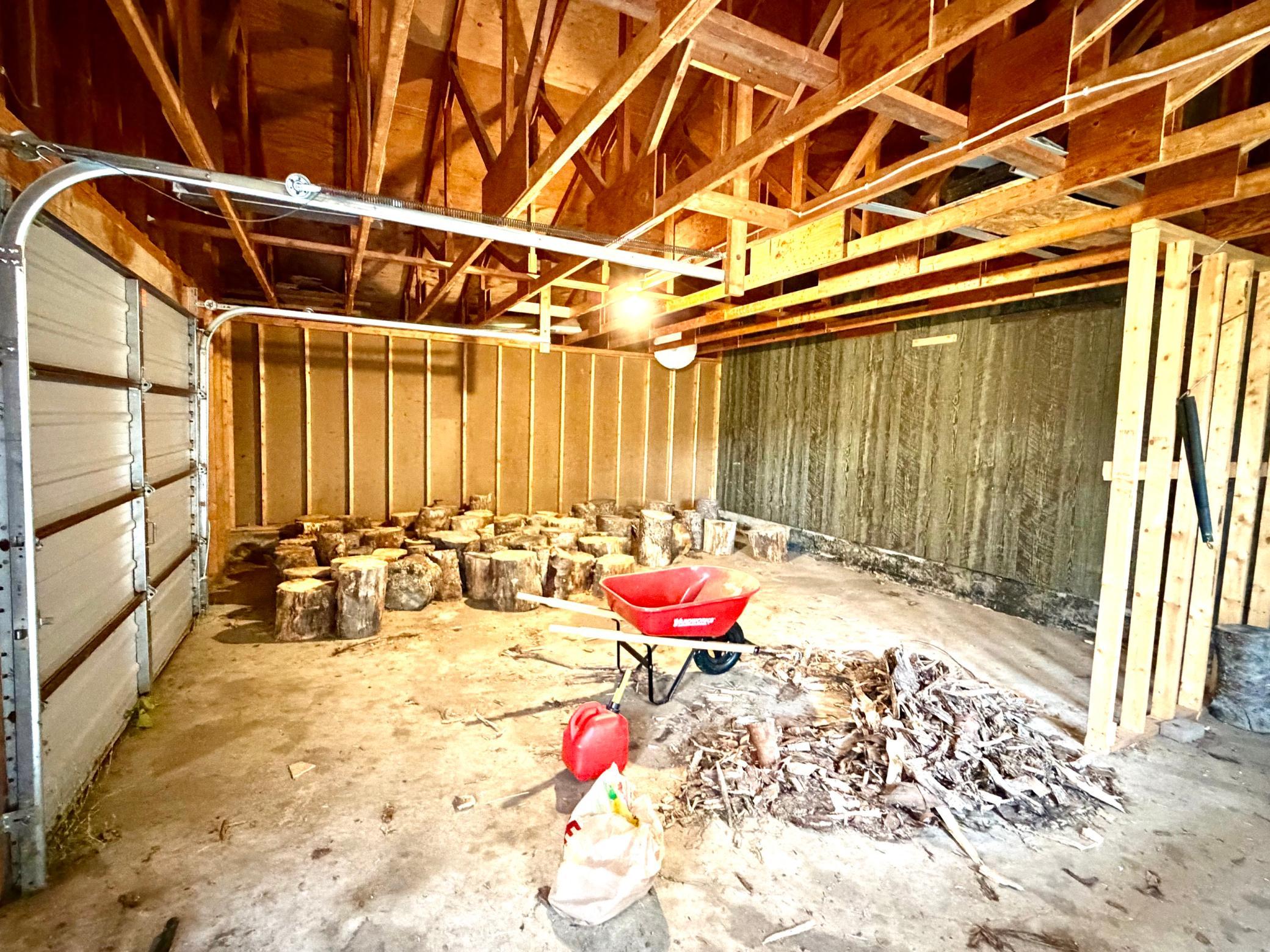1978 single family home for sale at 32965 County Road 5 in Warroad, MN — 3 bed, 3 bath (photo 13 of 16)
