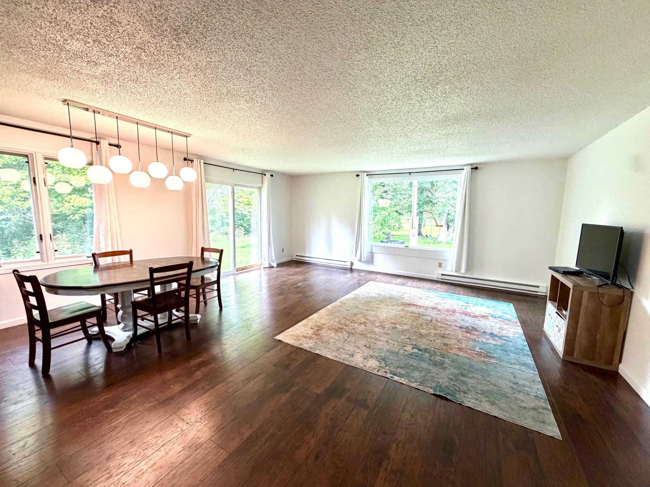 1978 single family home for sale at 32965 County Road 5 in Warroad, MN — 3 bed, 3 bath (photo 4 of 16)