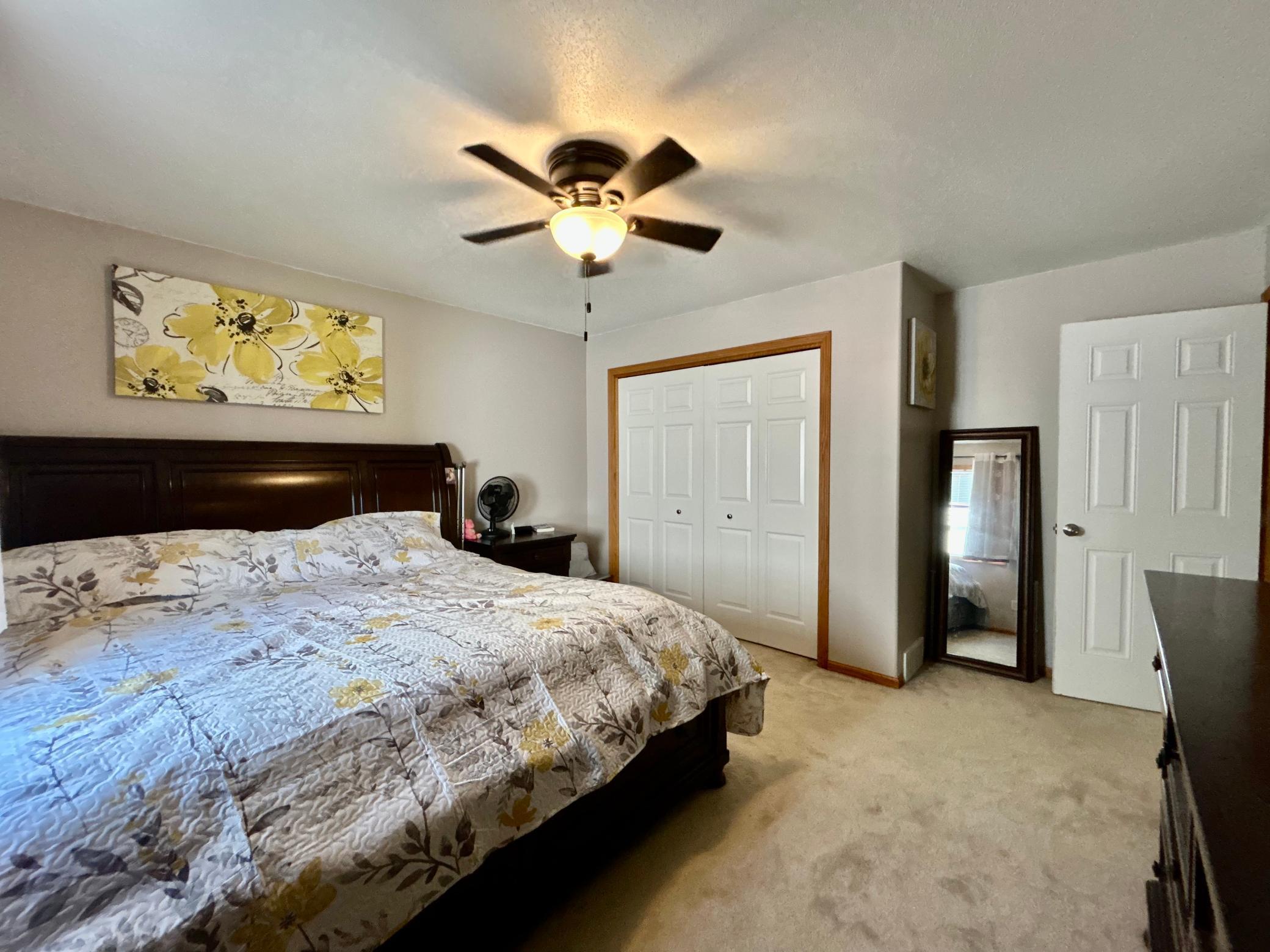 2006 twin home for sale at 1113 Morningside Drive in Casselton, ND — 4 bed, 2 bath (photo 14 of 33)