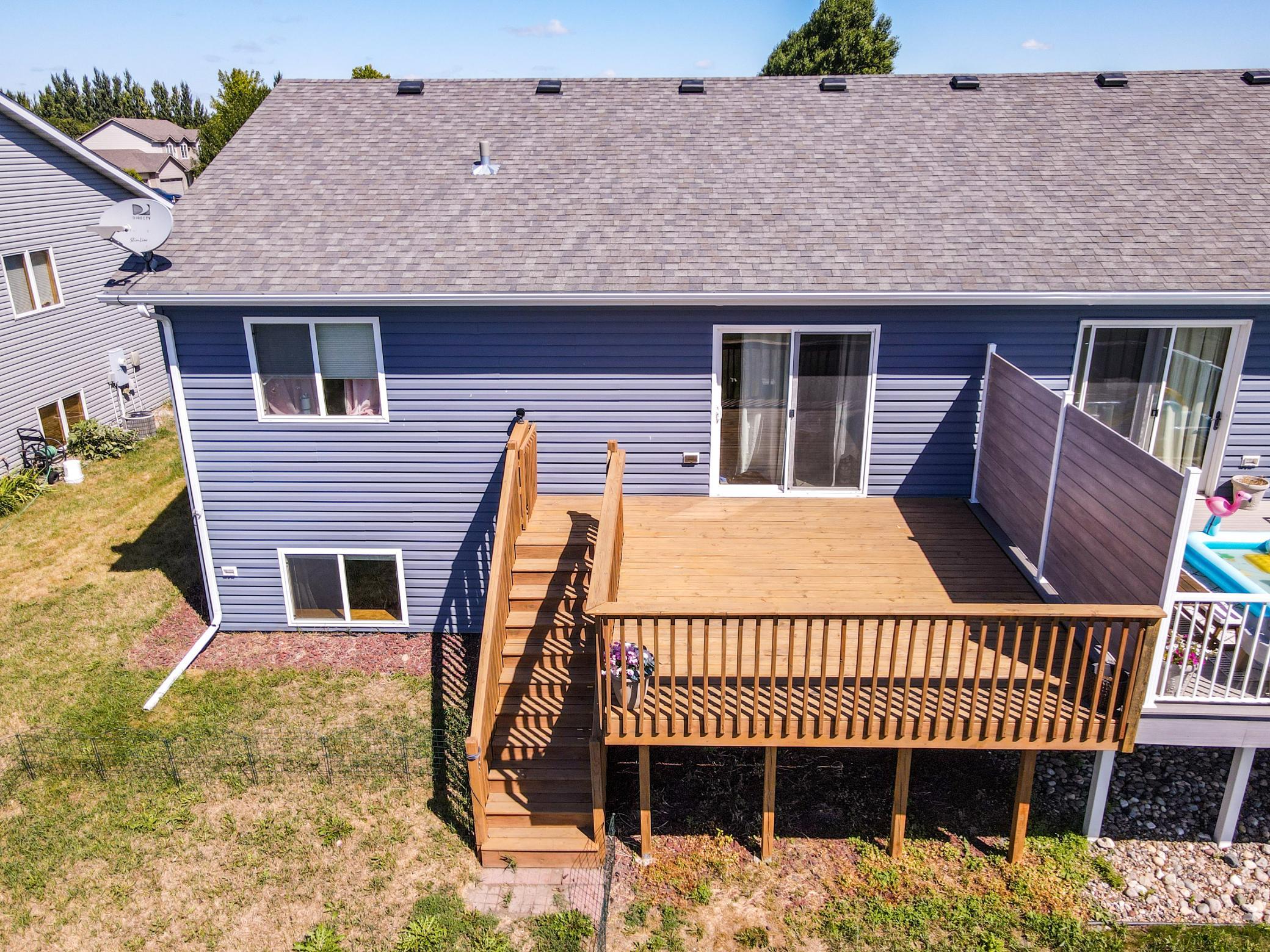 2006 twin home for sale at 1113 Morningside Drive in Casselton, ND — 4 bed, 2 bath (photo 3 of 33)