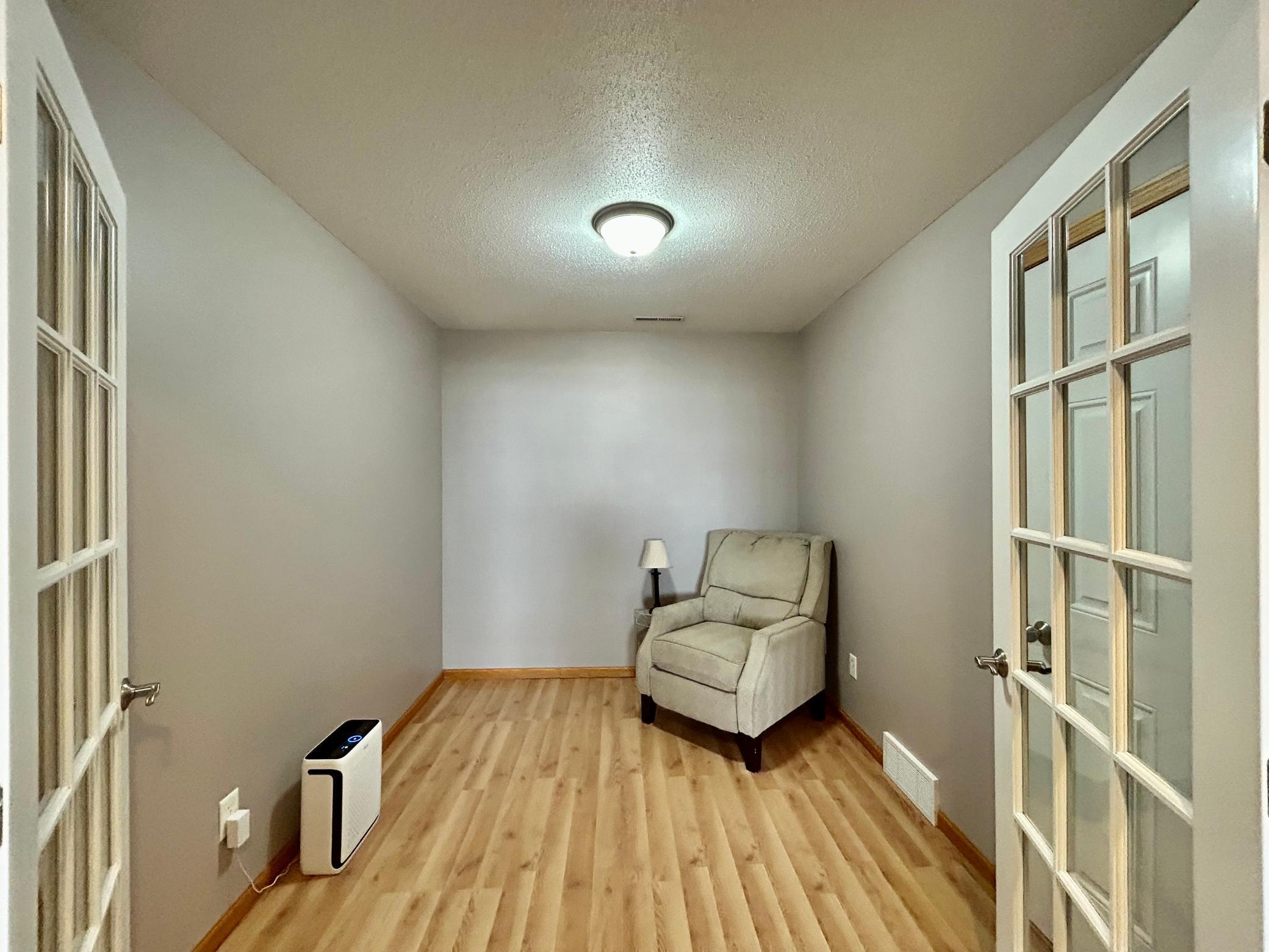 2006 twin home for sale at 1113 Morningside Drive in Casselton, ND — 4 bed, 2 bath (photo 23 of 33)