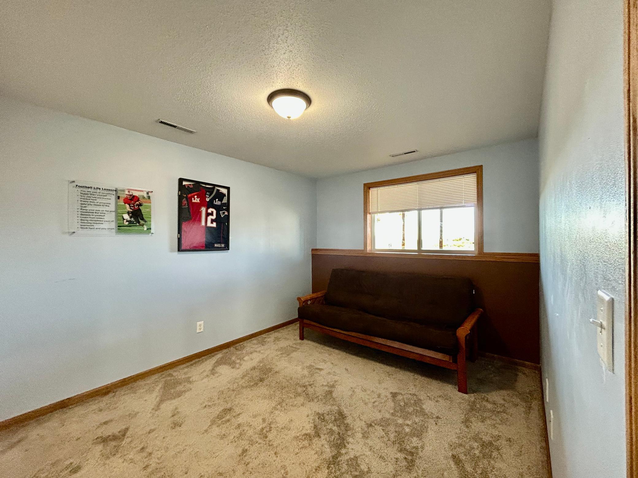2006 twin home for sale at 1113 Morningside Drive in Casselton, ND — 4 bed, 2 bath (photo 27 of 33)