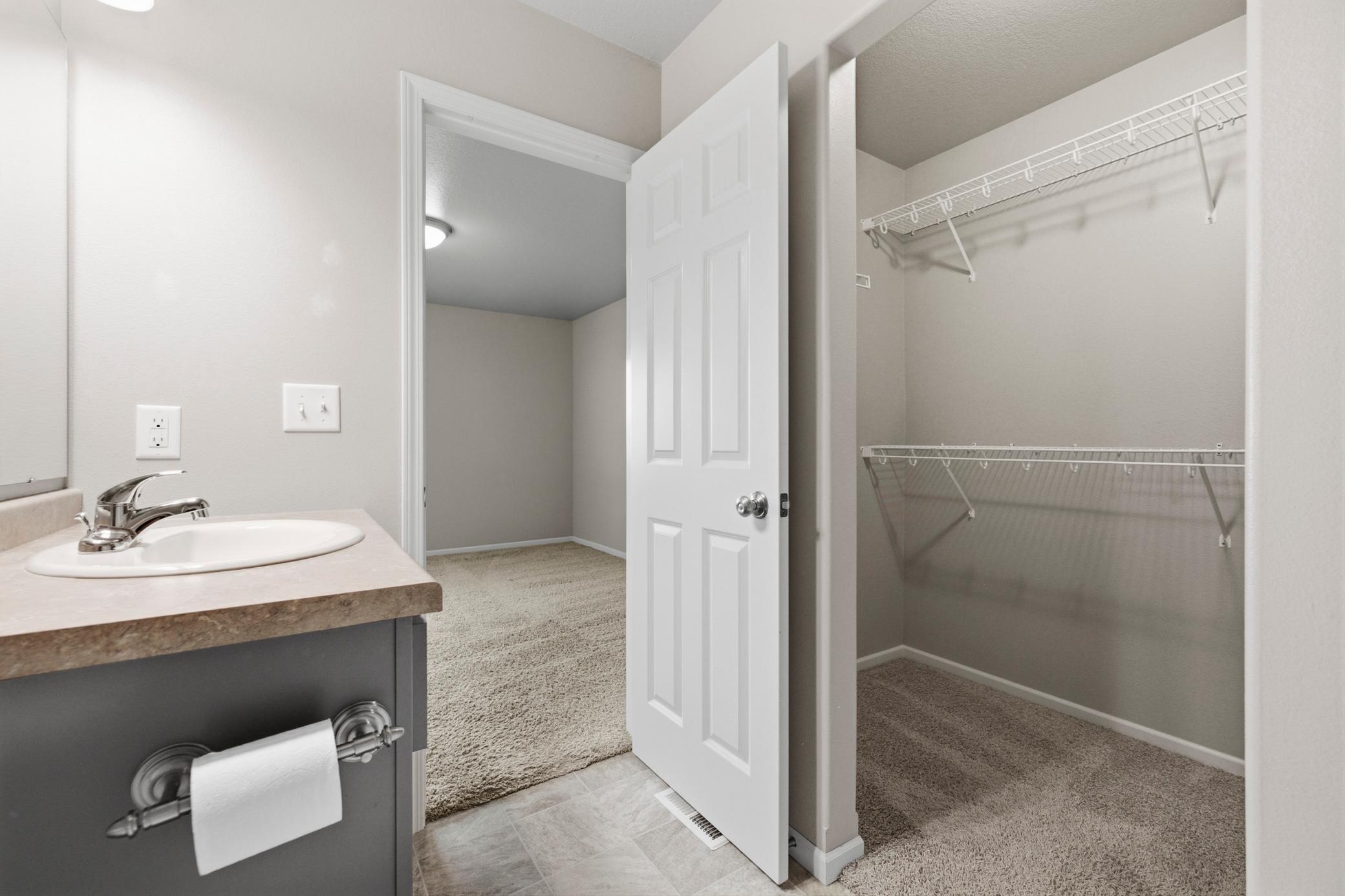 2015 single family home for sale at 5444 Justice Drive S in Fargo, ND — 3 bed, 3 bath (photo 27 of 36)