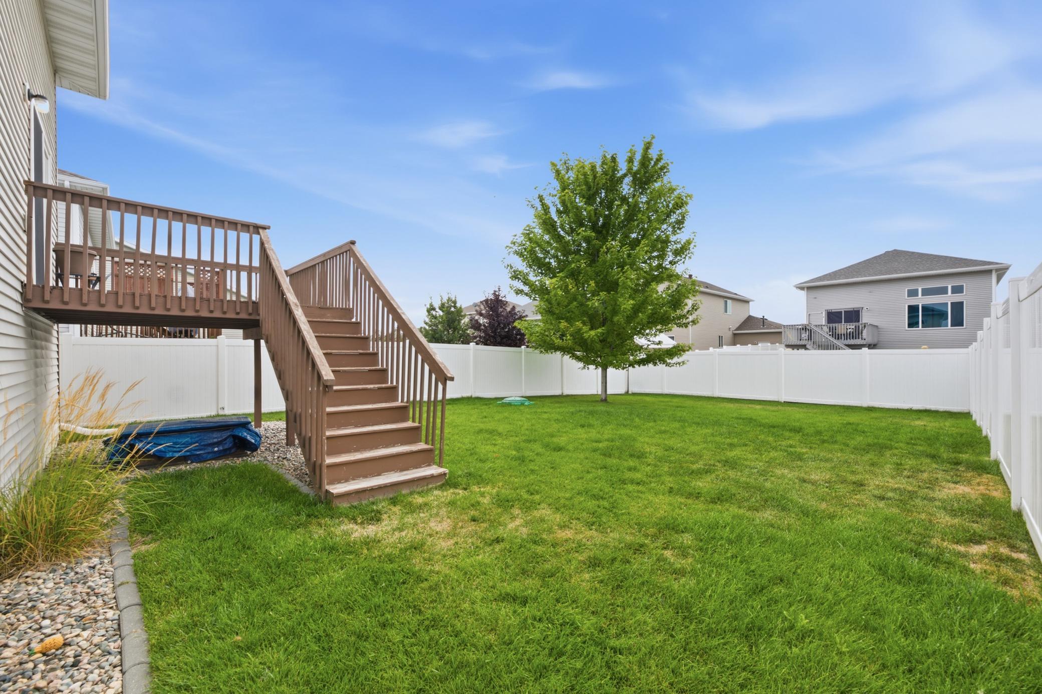 2015 single family home for sale at 5444 Justice Drive S in Fargo, ND — 3 bed, 3 bath (photo 4 of 36)