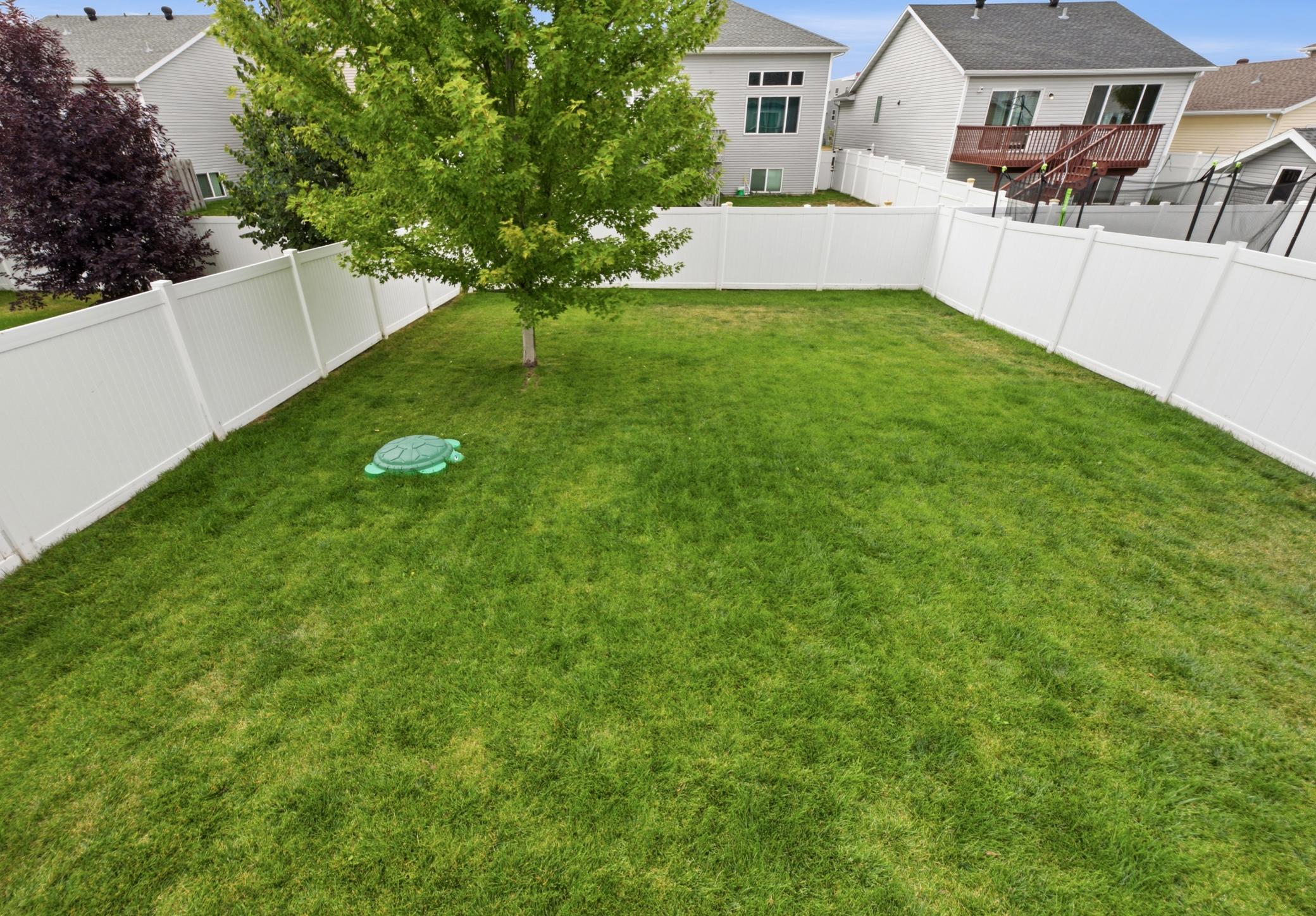 2015 single family home for sale at 5444 Justice Drive S in Fargo, ND — 3 bed, 3 bath (photo 5 of 36)