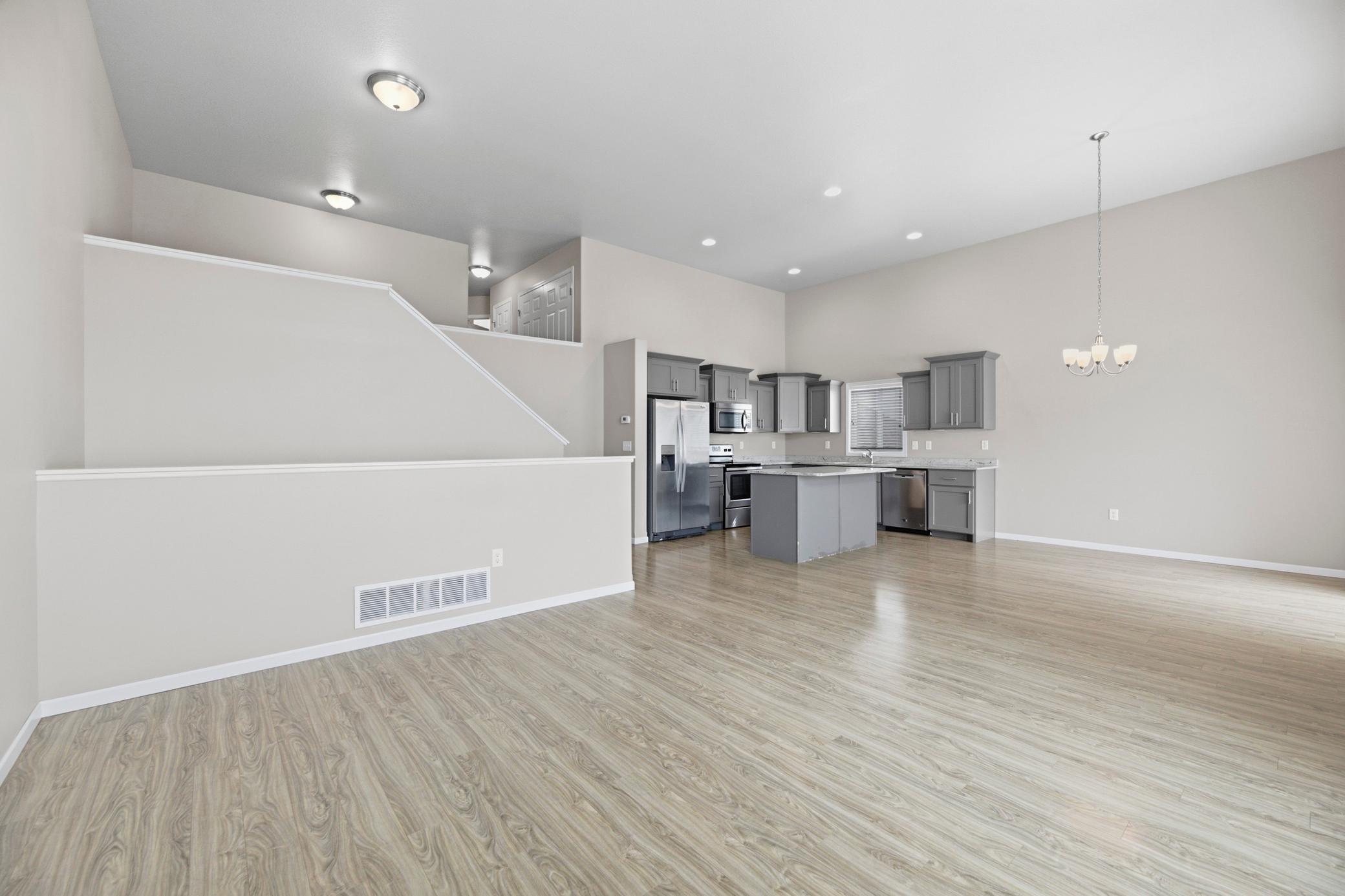 2015 single family home for sale at 5444 Justice Drive S in Fargo, ND — 3 bed, 3 bath (photo 10 of 36)