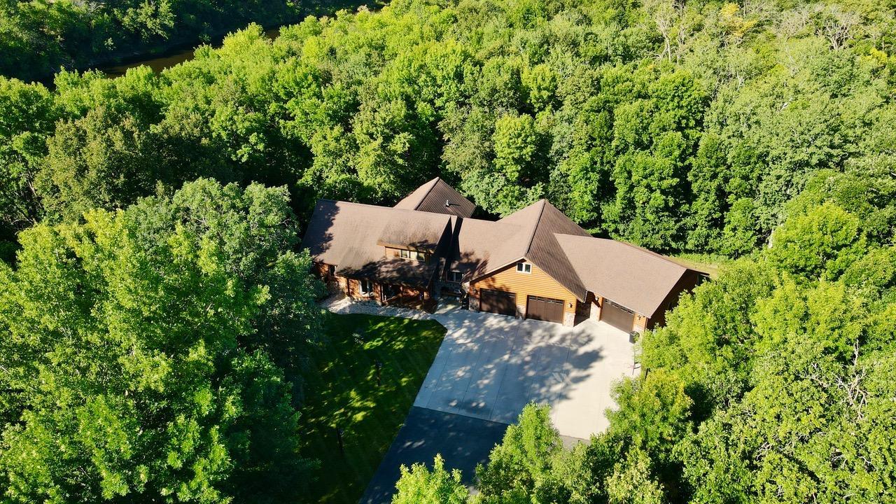 1995 single family home for sale at 130 Eastwood Drive in Thief River Falls, MN — 3 bed, 3 bath (photo 2 of 120)