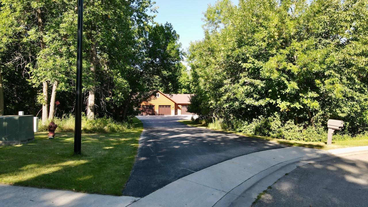 1995 single family home for sale at 130 Eastwood Drive in Thief River Falls, MN — 3 bed, 3 bath (photo 120 of 120)
