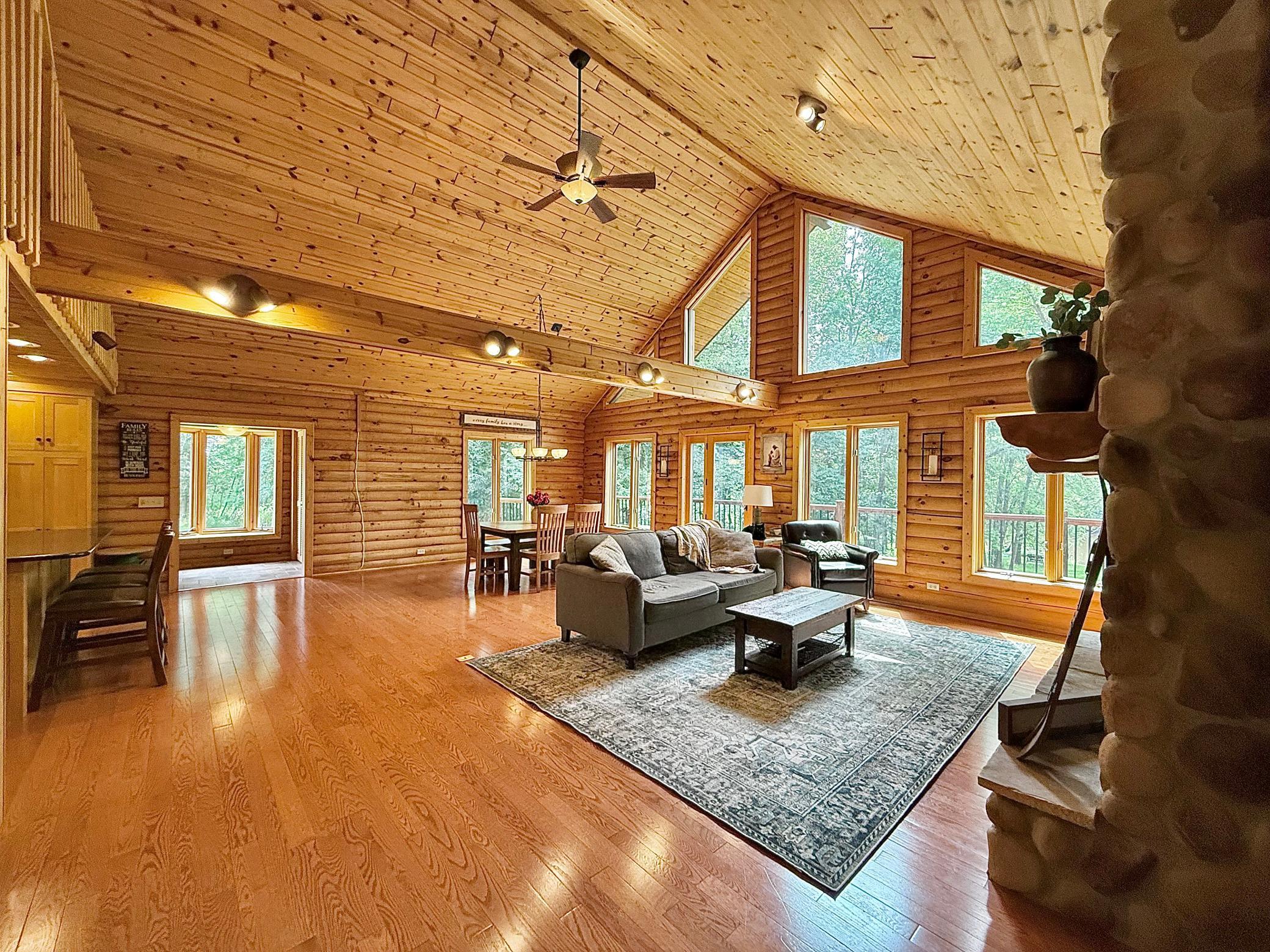 1995 single family home for sale at 130 Eastwood Drive in Thief River Falls, MN — 3 bed, 3 bath (photo 22 of 120)