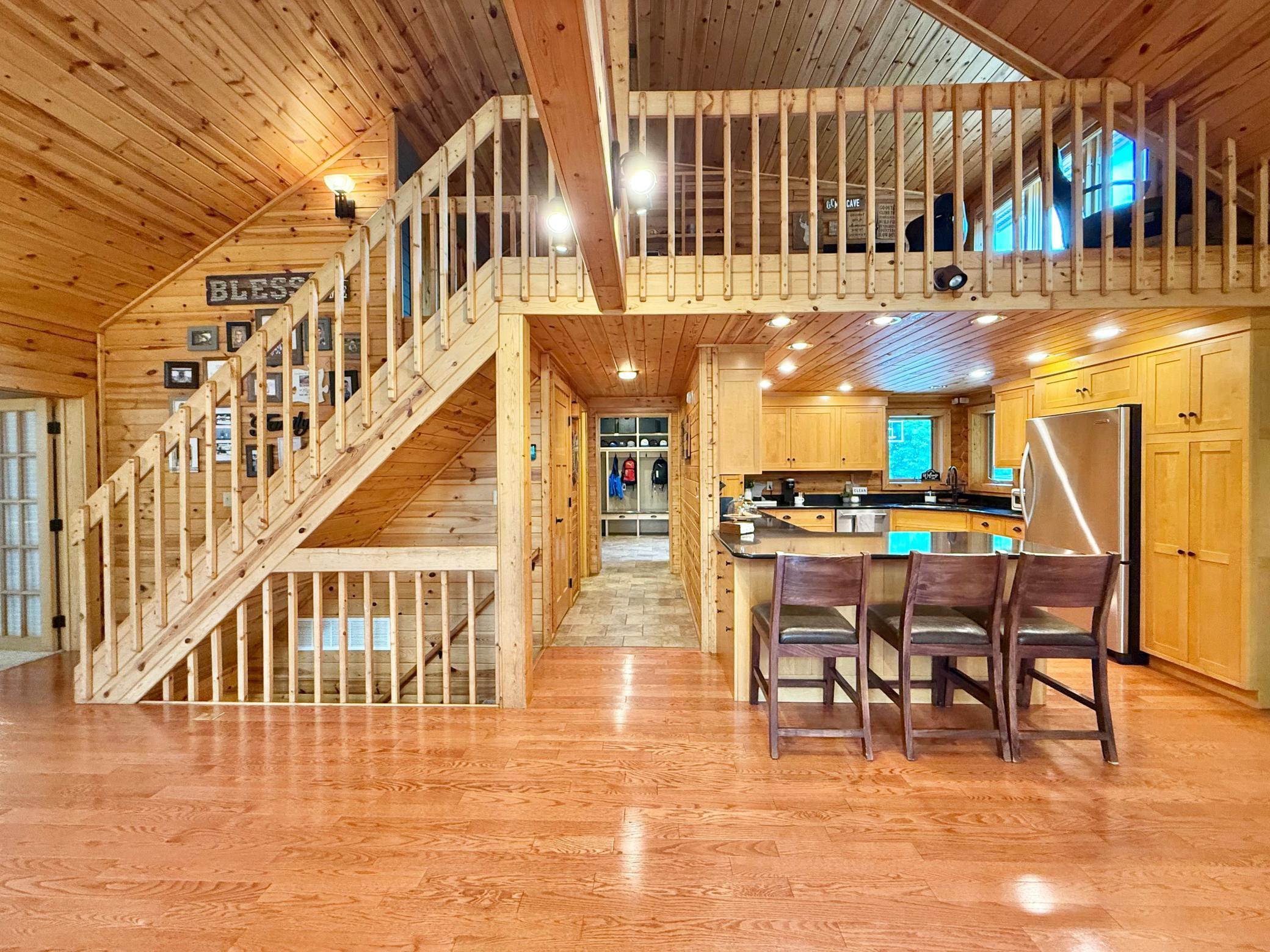 1995 single family home for sale at 130 Eastwood Drive in Thief River Falls, MN — 3 bed, 3 bath (photo 23 of 120)