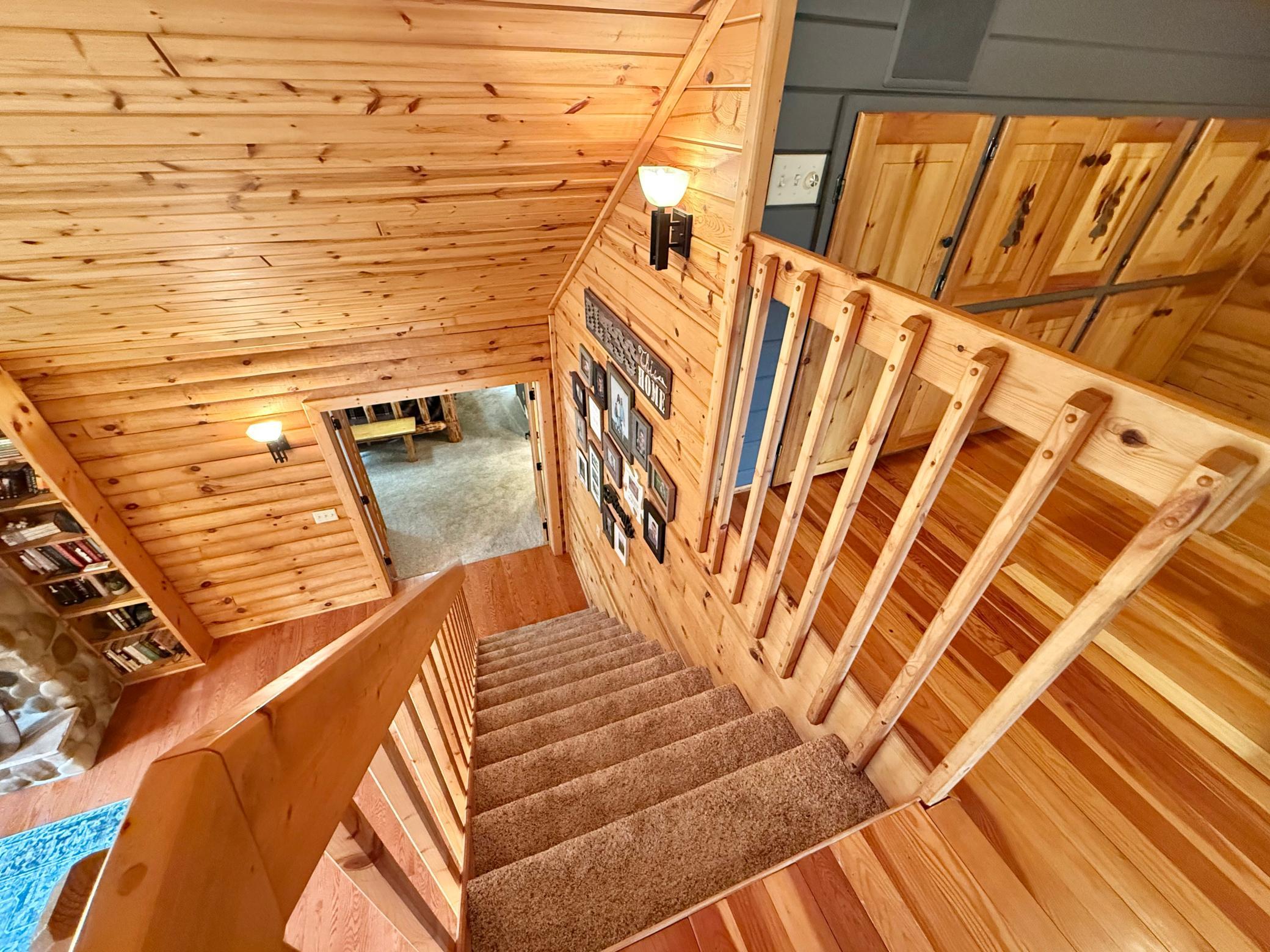 1995 single family home for sale at 130 Eastwood Drive in Thief River Falls, MN — 3 bed, 3 bath (photo 25 of 120)