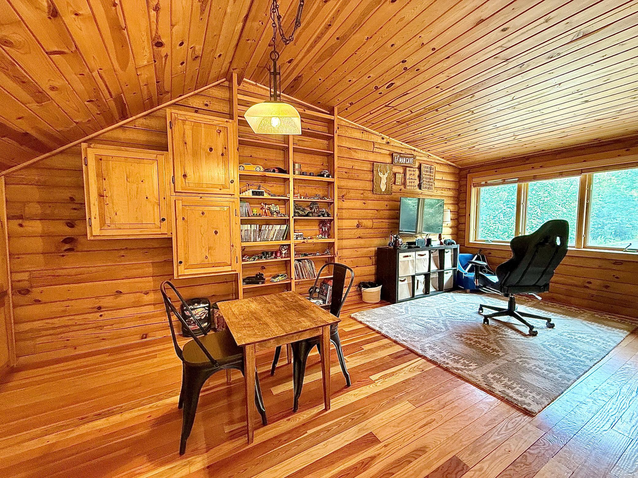 1995 single family home for sale at 130 Eastwood Drive in Thief River Falls, MN — 3 bed, 3 bath (photo 26 of 120)