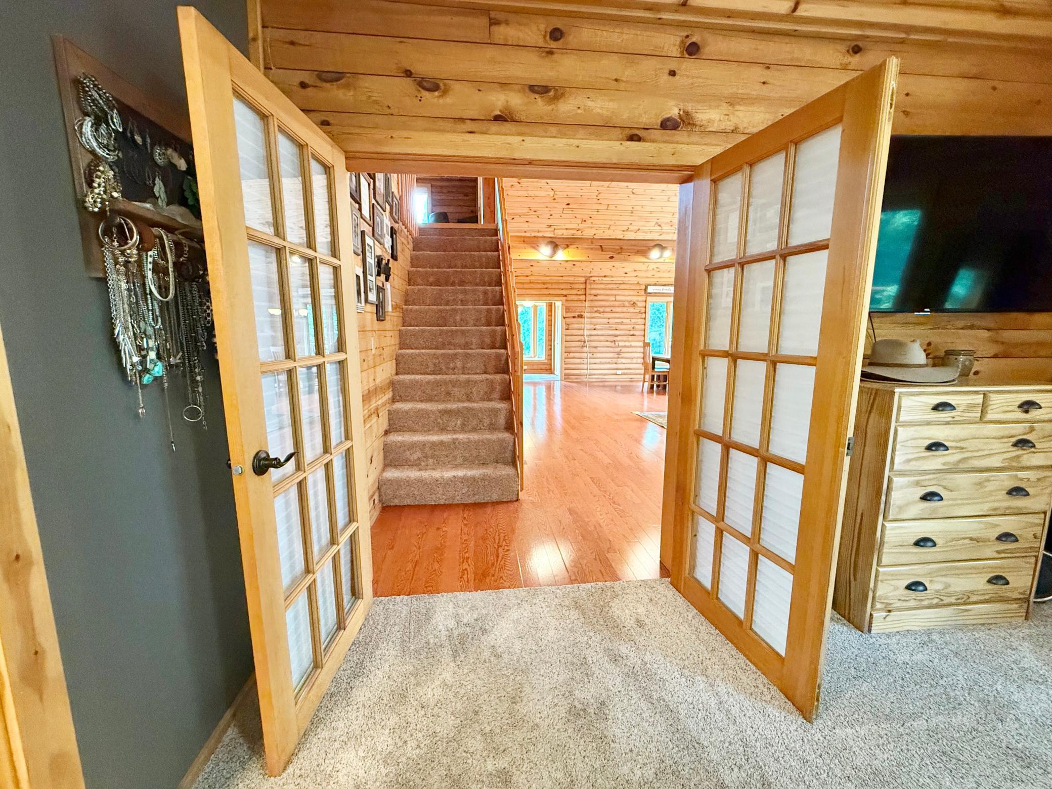 1995 single family home for sale at 130 Eastwood Drive in Thief River Falls, MN — 3 bed, 3 bath (photo 33 of 120)