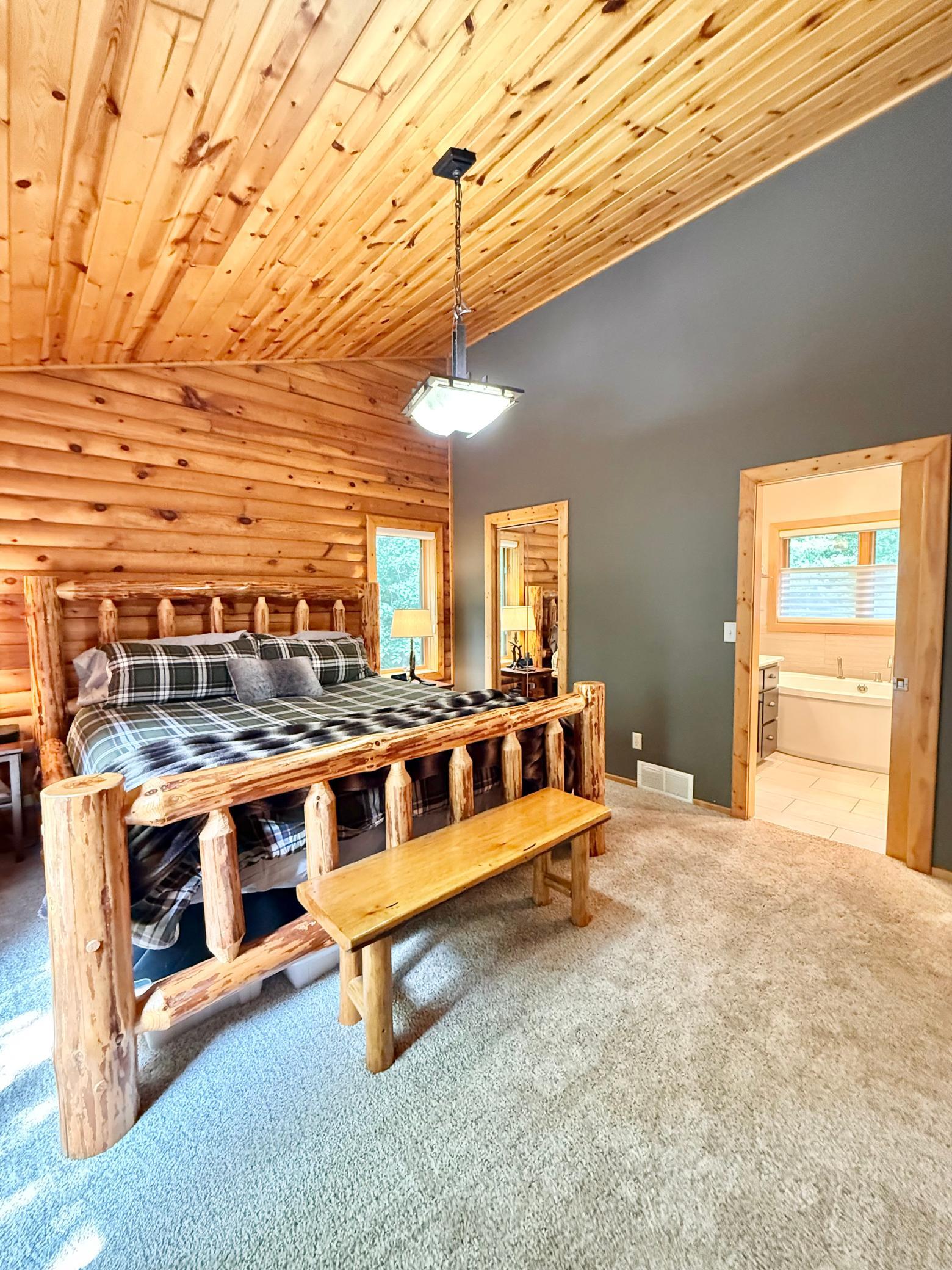 1995 single family home for sale at 130 Eastwood Drive in Thief River Falls, MN — 3 bed, 3 bath (photo 34 of 120)