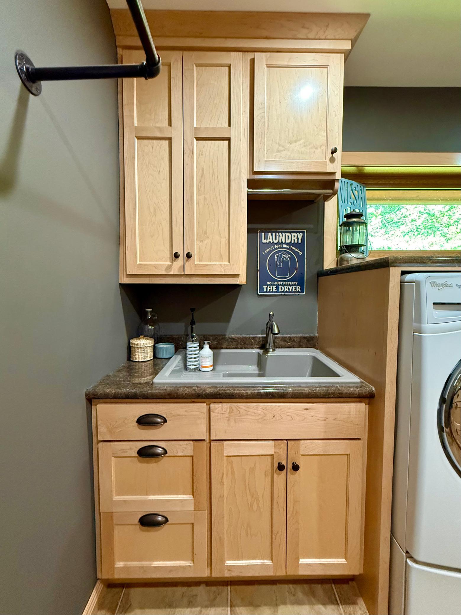 1995 single family home for sale at 130 Eastwood Drive in Thief River Falls, MN — 3 bed, 3 bath (photo 59 of 120)