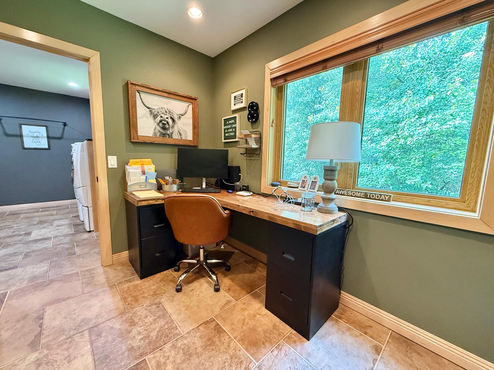 1995 single family home for sale at 130 Eastwood Drive in Thief River Falls, MN — 3 bed, 3 bath (photo 61 of 120)