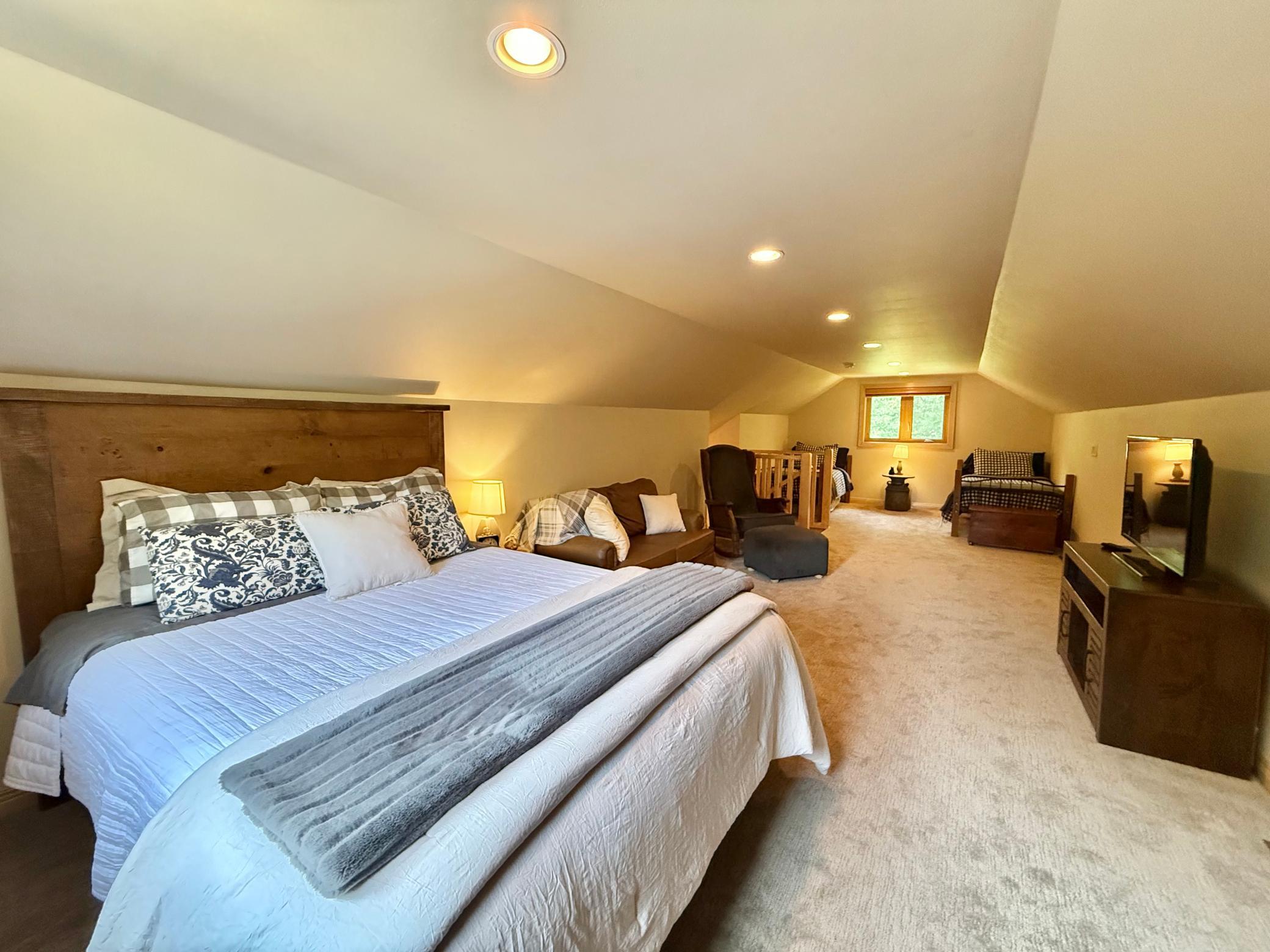 1995 single family home for sale at 130 Eastwood Drive in Thief River Falls, MN — 3 bed, 3 bath (photo 66 of 120)