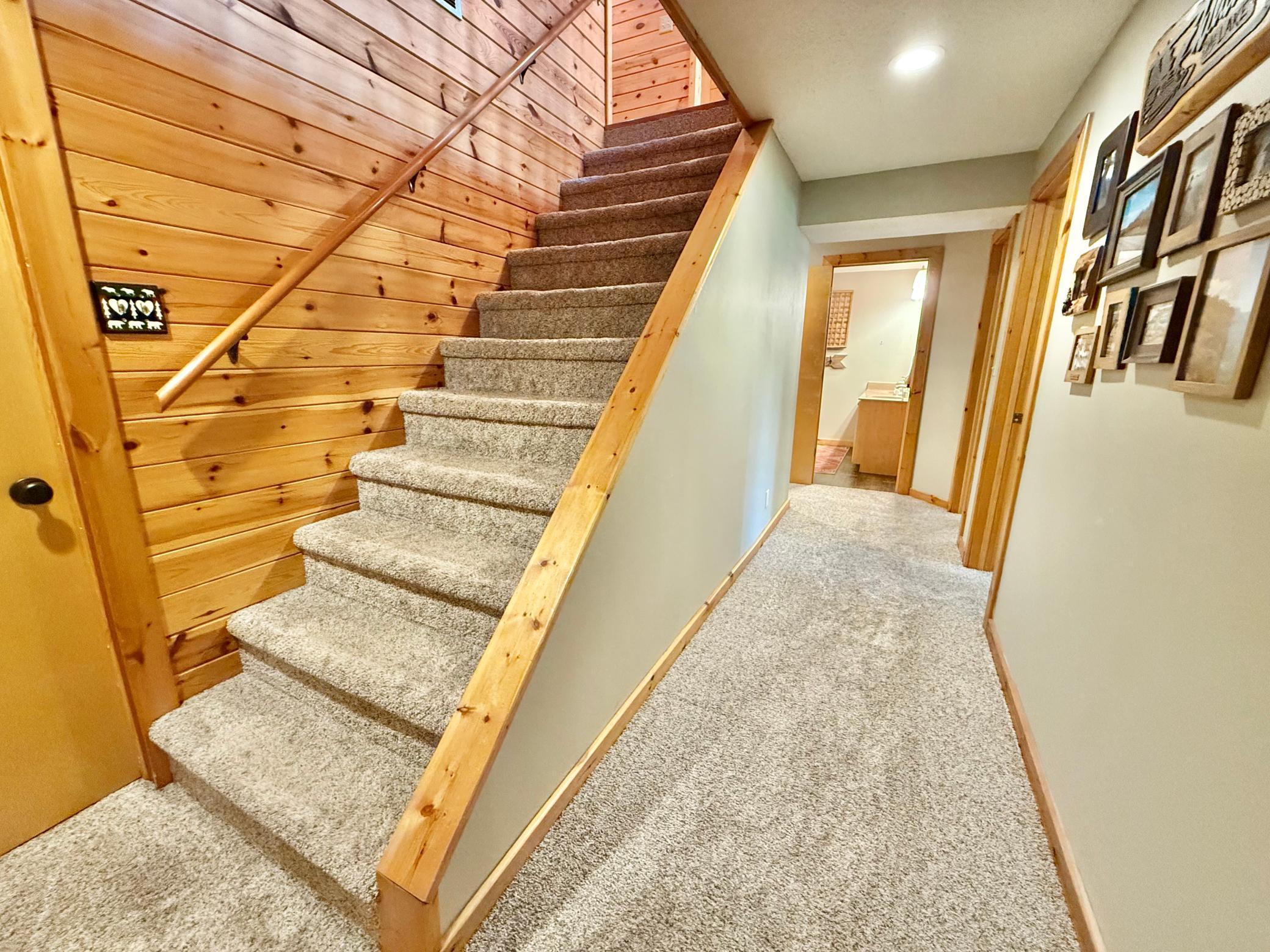 1995 single family home for sale at 130 Eastwood Drive in Thief River Falls, MN — 3 bed, 3 bath (photo 69 of 120)