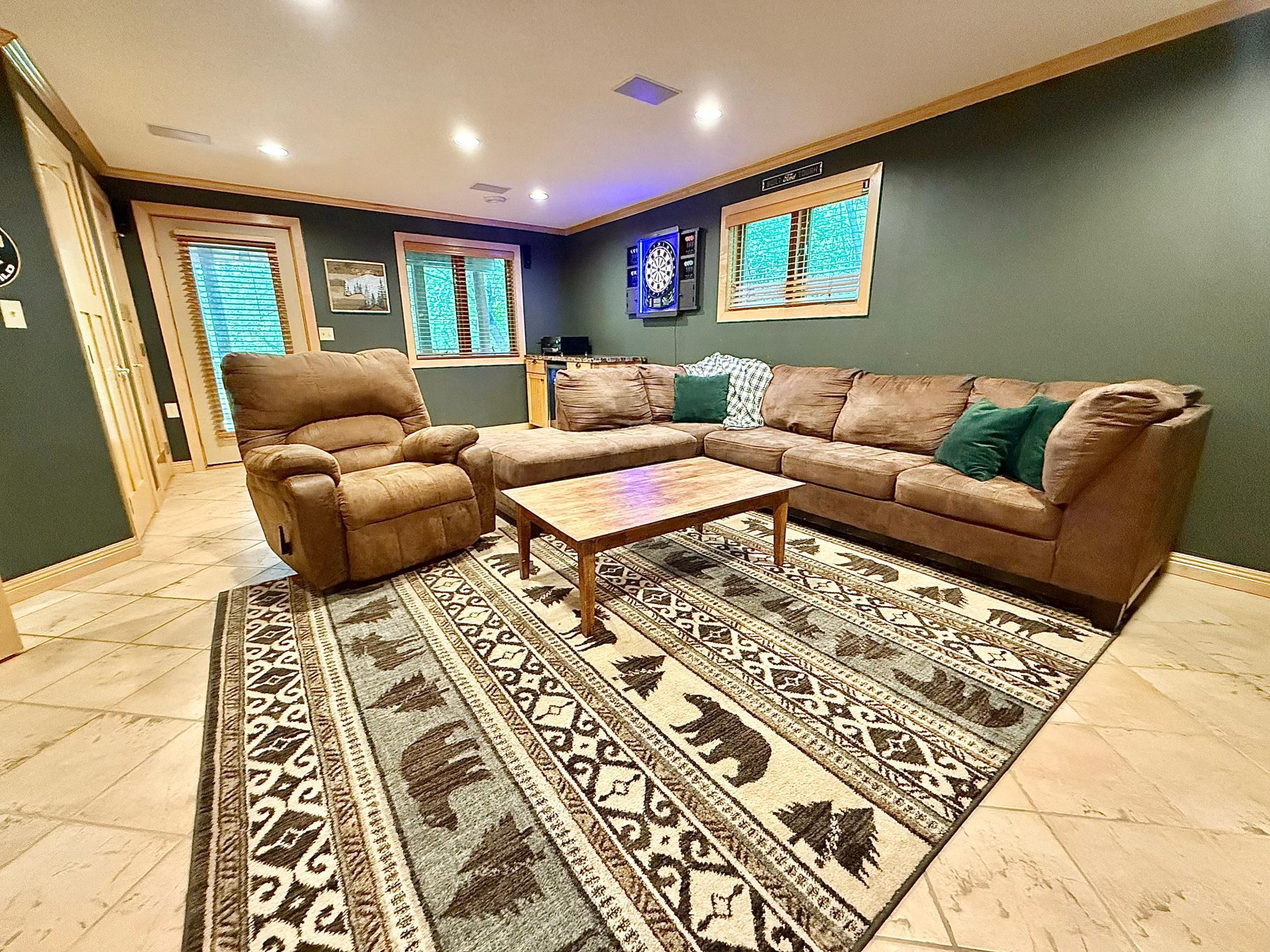 1995 single family home for sale at 130 Eastwood Drive in Thief River Falls, MN — 3 bed, 3 bath (photo 70 of 120)