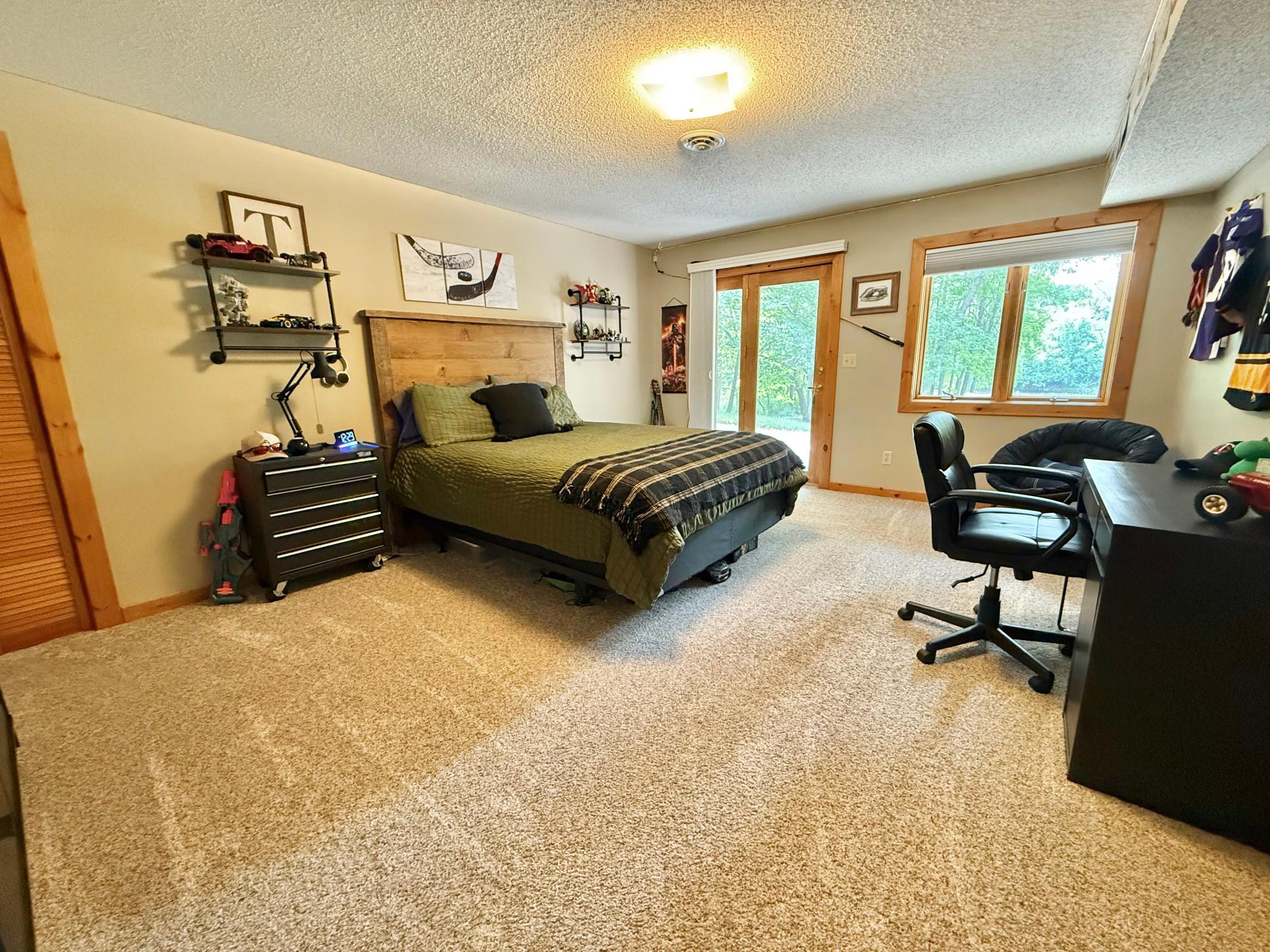 1995 single family home for sale at 130 Eastwood Drive in Thief River Falls, MN — 3 bed, 3 bath (photo 76 of 120)