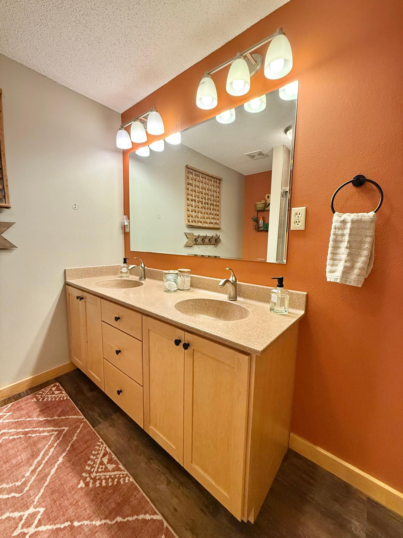 1995 single family home for sale at 130 Eastwood Drive in Thief River Falls, MN — 3 bed, 3 bath (photo 79 of 120)