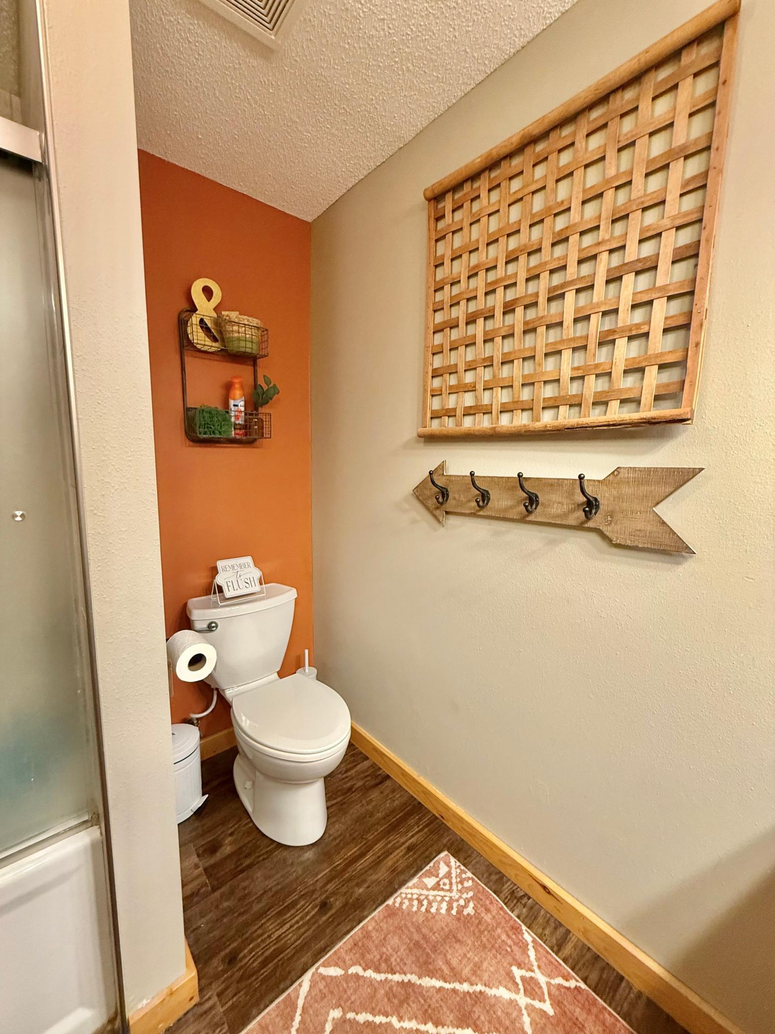 1995 single family home for sale at 130 Eastwood Drive in Thief River Falls, MN — 3 bed, 3 bath (photo 80 of 120)
