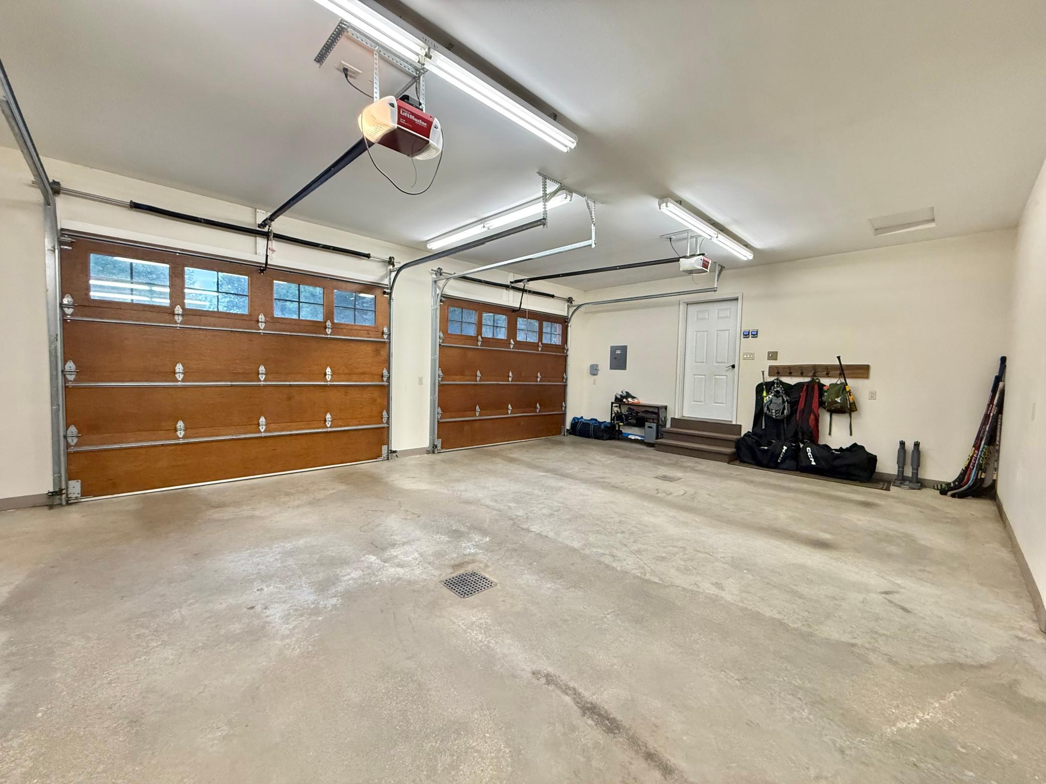 1995 single family home for sale at 130 Eastwood Drive in Thief River Falls, MN — 3 bed, 3 bath (photo 86 of 120)