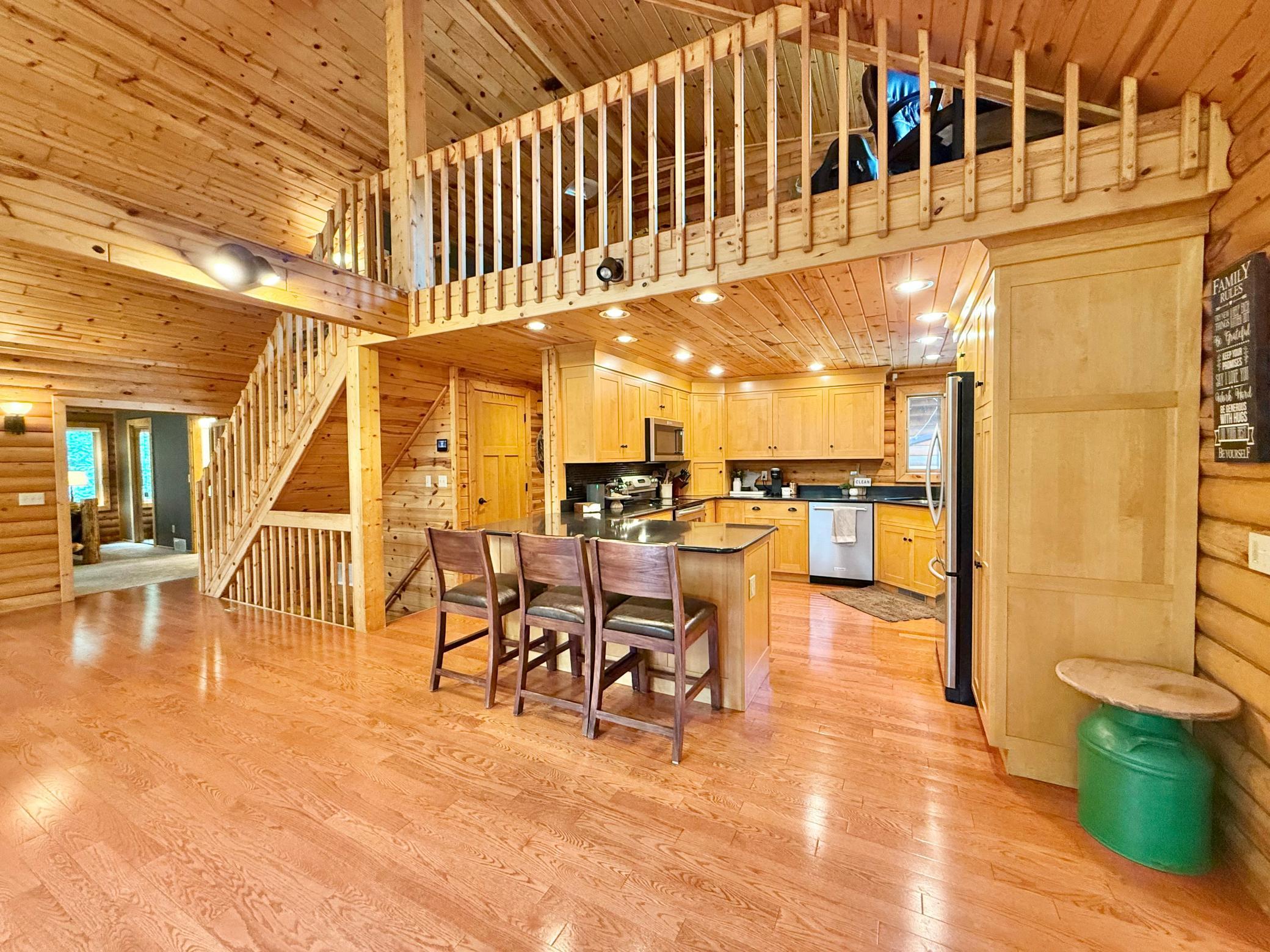 1995 single family home for sale at 130 Eastwood Drive in Thief River Falls, MN — 3 bed, 3 bath (photo 10 of 120)