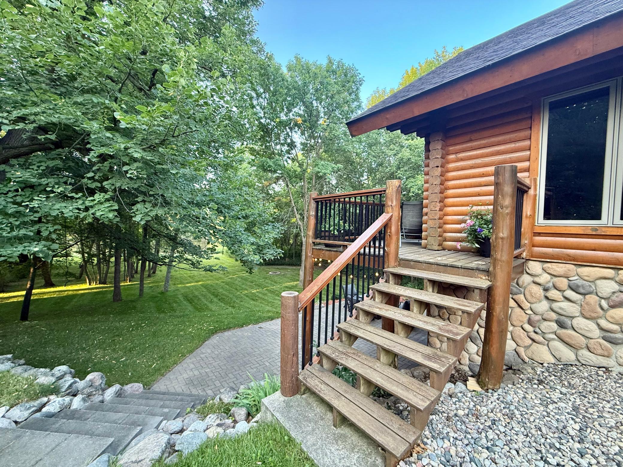 1995 single family home for sale at 130 Eastwood Drive in Thief River Falls, MN — 3 bed, 3 bath (photo 96 of 120)