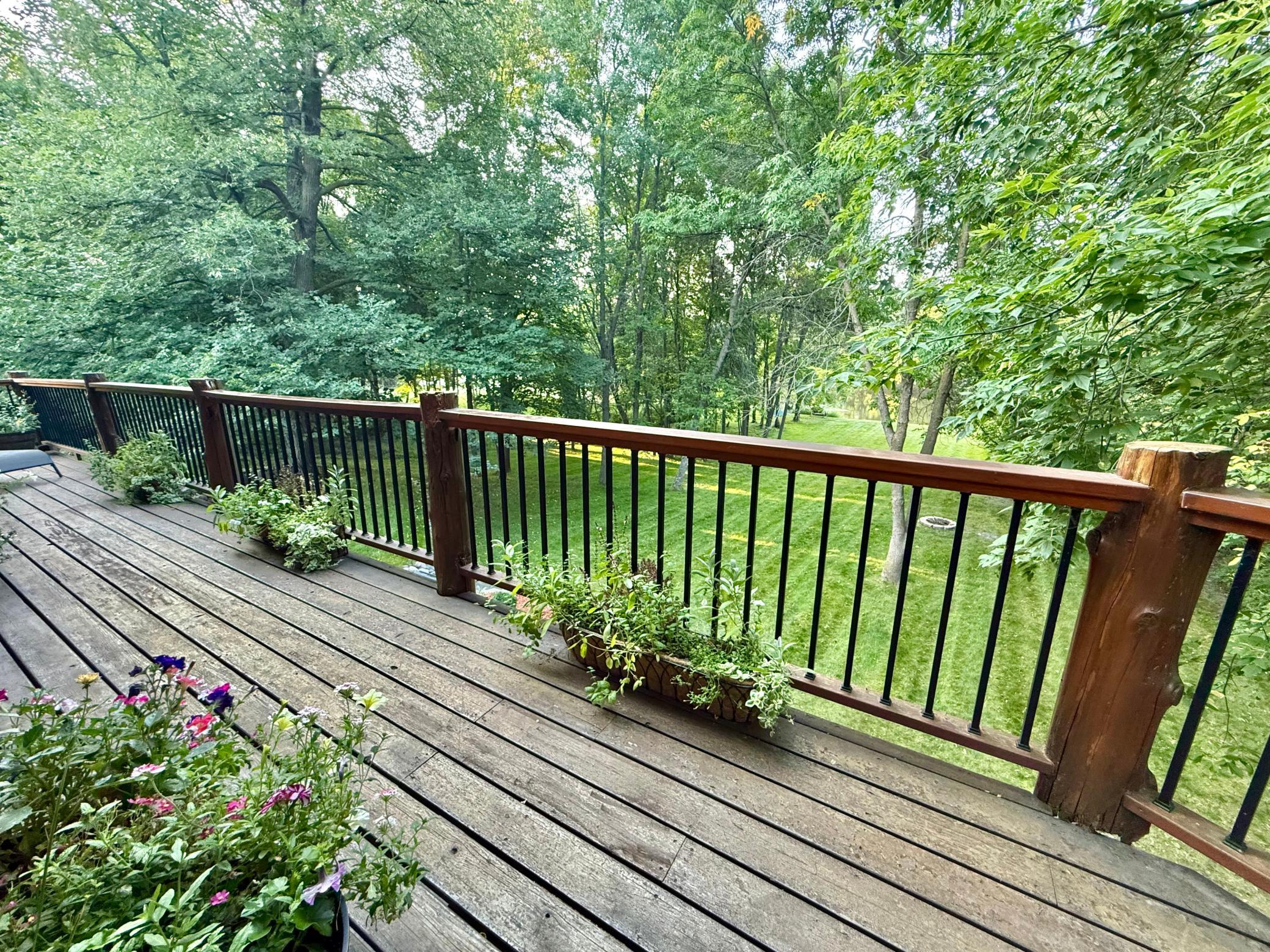 1995 single family home for sale at 130 Eastwood Drive in Thief River Falls, MN — 3 bed, 3 bath (photo 99 of 120)