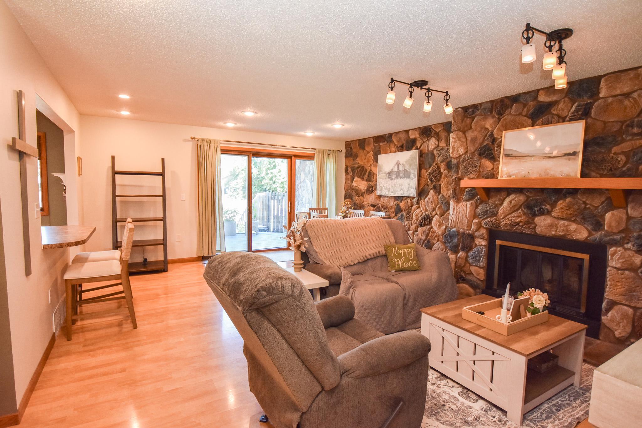 1979 twin home for sale at 606 37th Avenue S in Moorhead, MN — 2 bed, 3 bath (photo 4 of 41)