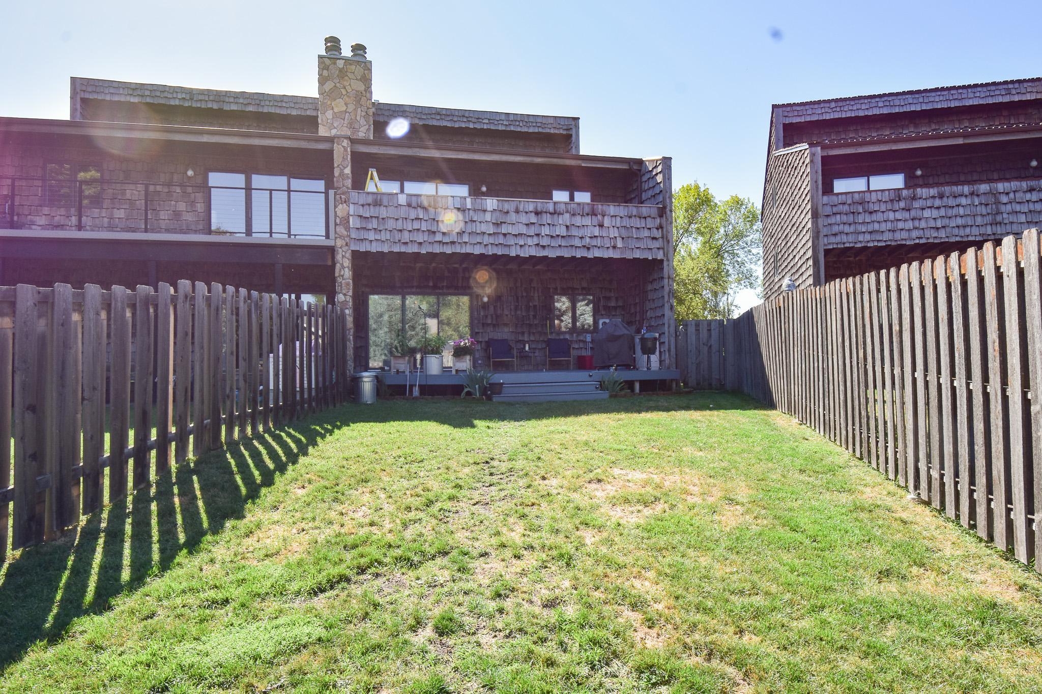 1979 twin home for sale at 606 37th Avenue S in Moorhead, MN — 2 bed, 3 bath (photo 38 of 41)