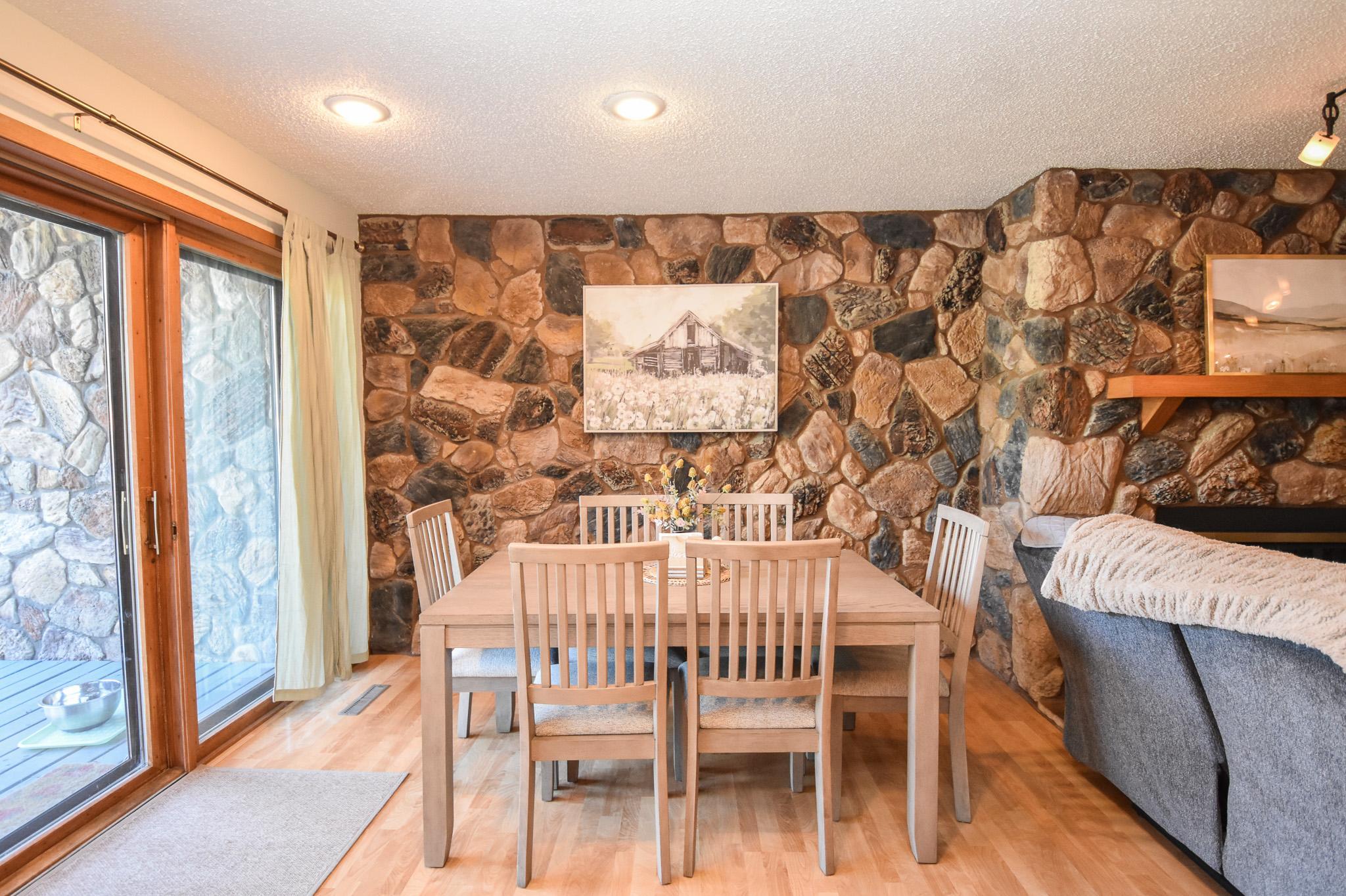 1979 twin home for sale at 606 37th Avenue S in Moorhead, MN — 2 bed, 3 bath (photo 8 of 41)