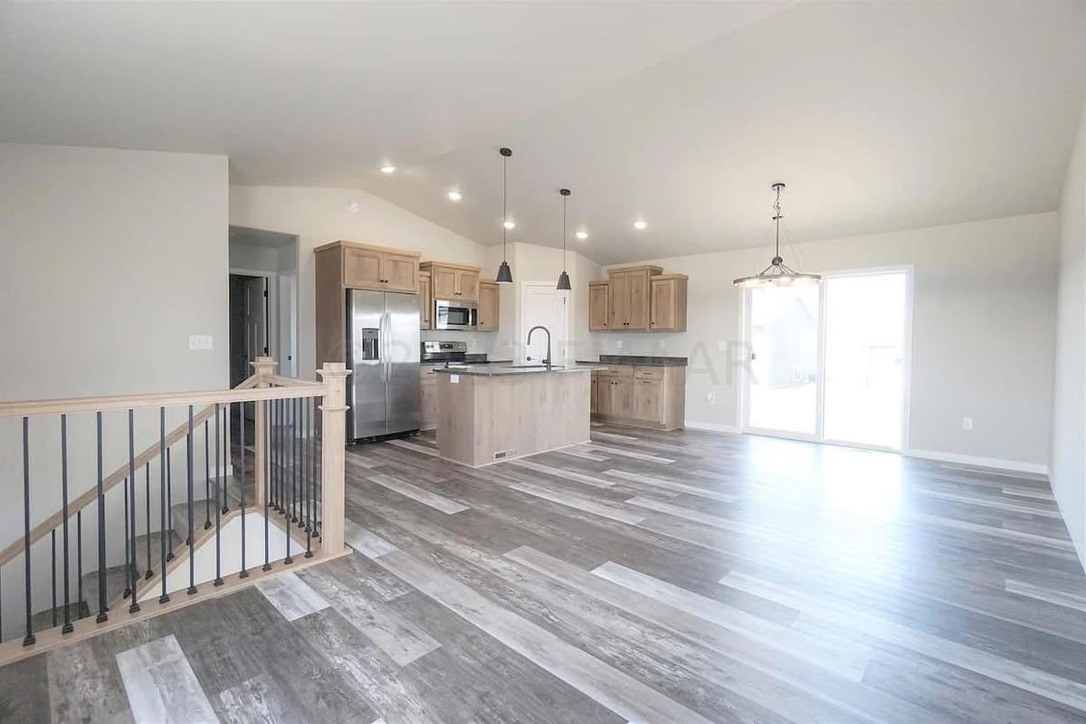 2026 single family home for sale at 1637 10th Avenue S in Fargo, ND — 4 bed, 2 bath (photo 2 of 6)