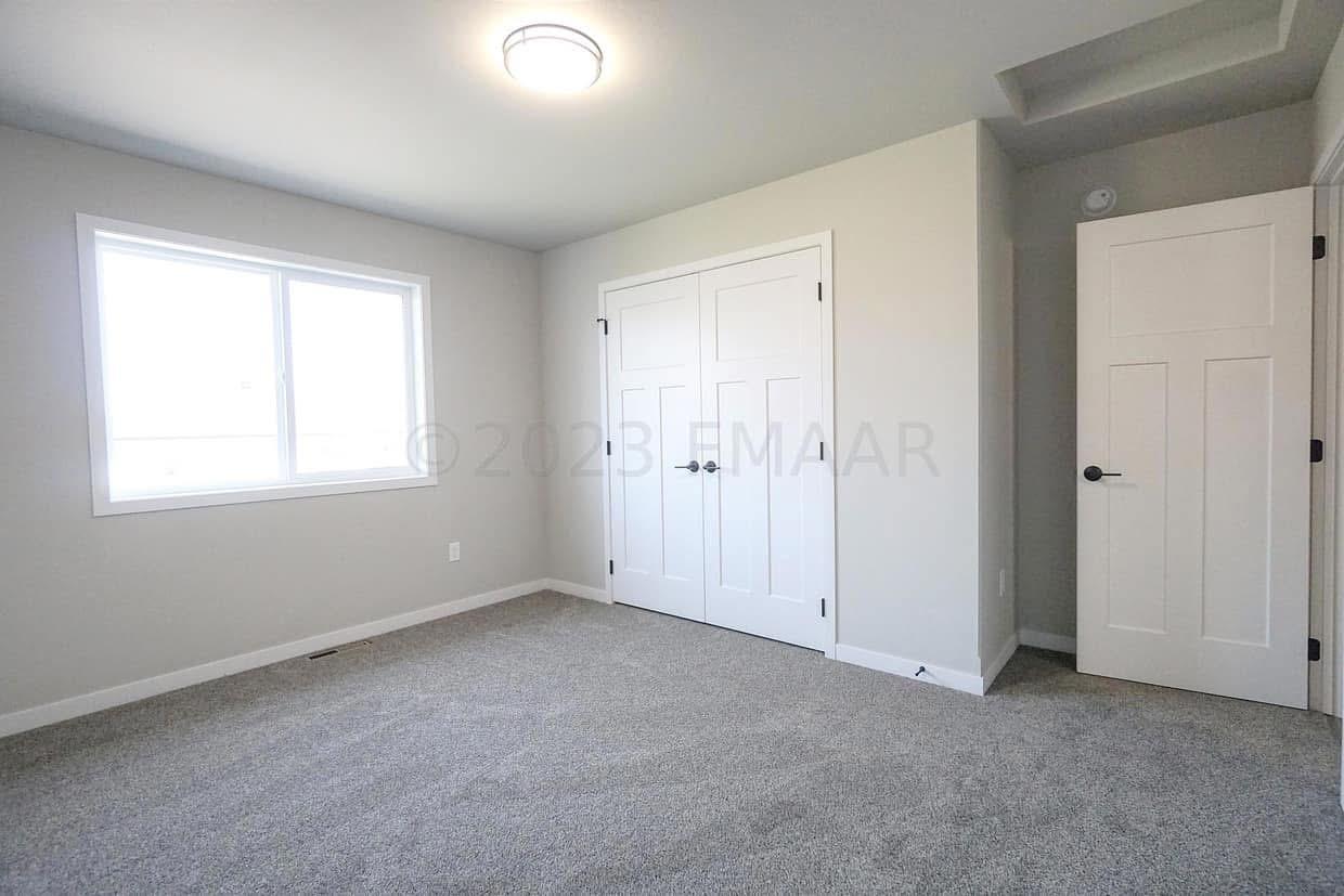 2026 single family home for sale at 1637 10th Avenue S in Fargo, ND — 4 bed, 2 bath (photo 5 of 6)