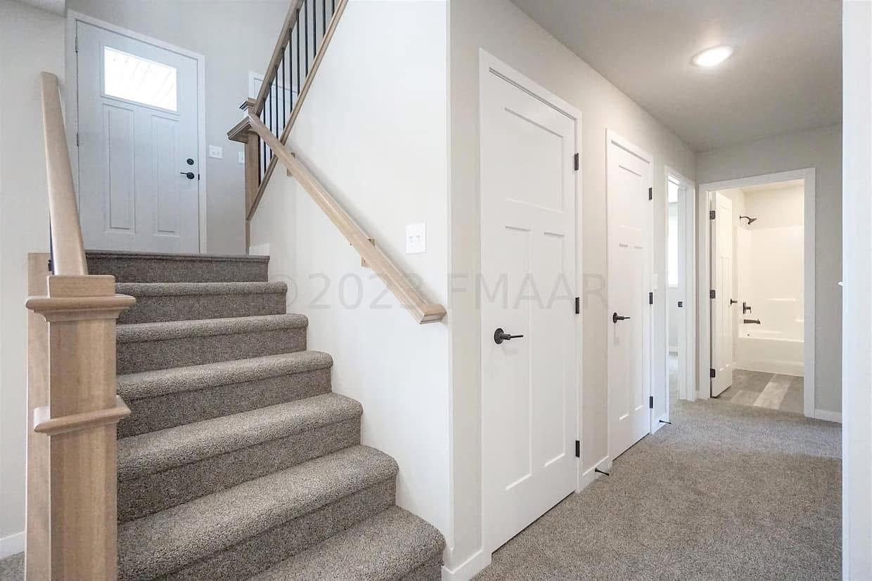 2026 single family home for sale at 1637 10th Avenue S in Fargo, ND — 4 bed, 2 bath (photo 6 of 6)