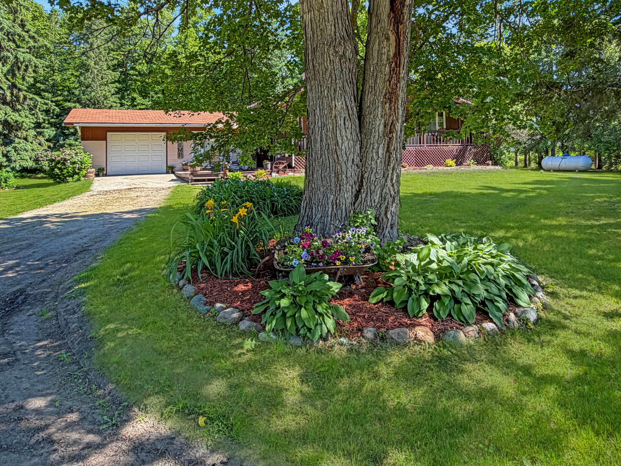 1940 single family home for sale at 50229 169th Avenue in Clearbrook, MN — 3 bed, 3 bath (photo 3 of 32)