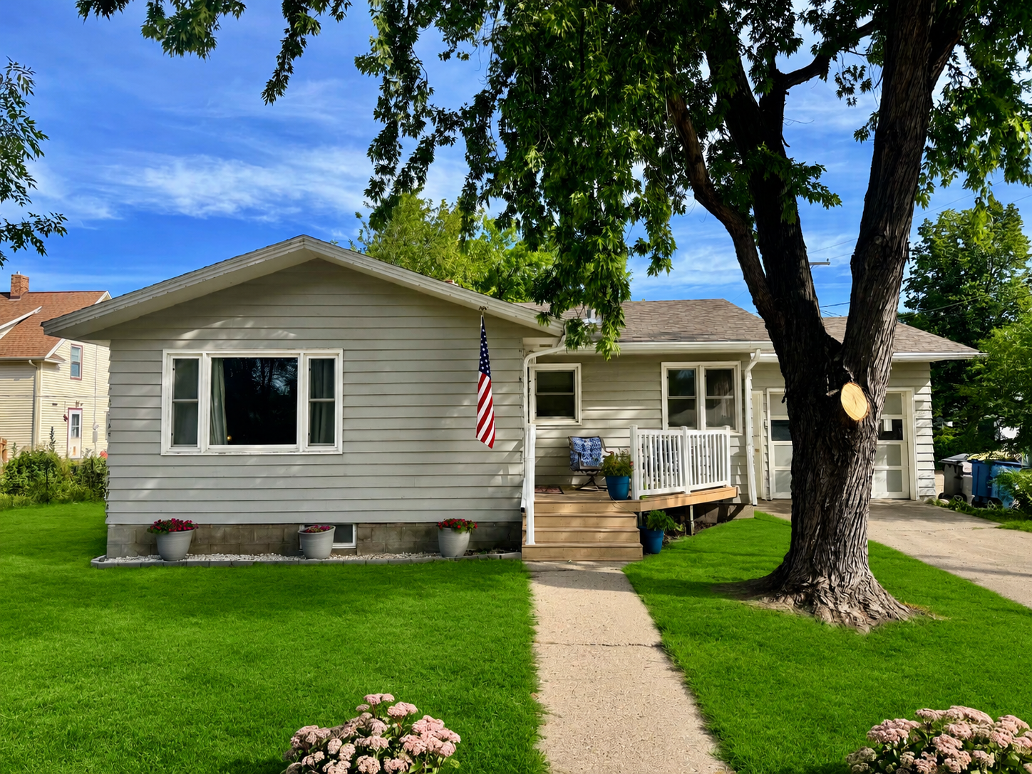 1958 single family home for sale at 707 4th Street SE in Jamestown, ND — 3 bed, 2 bath