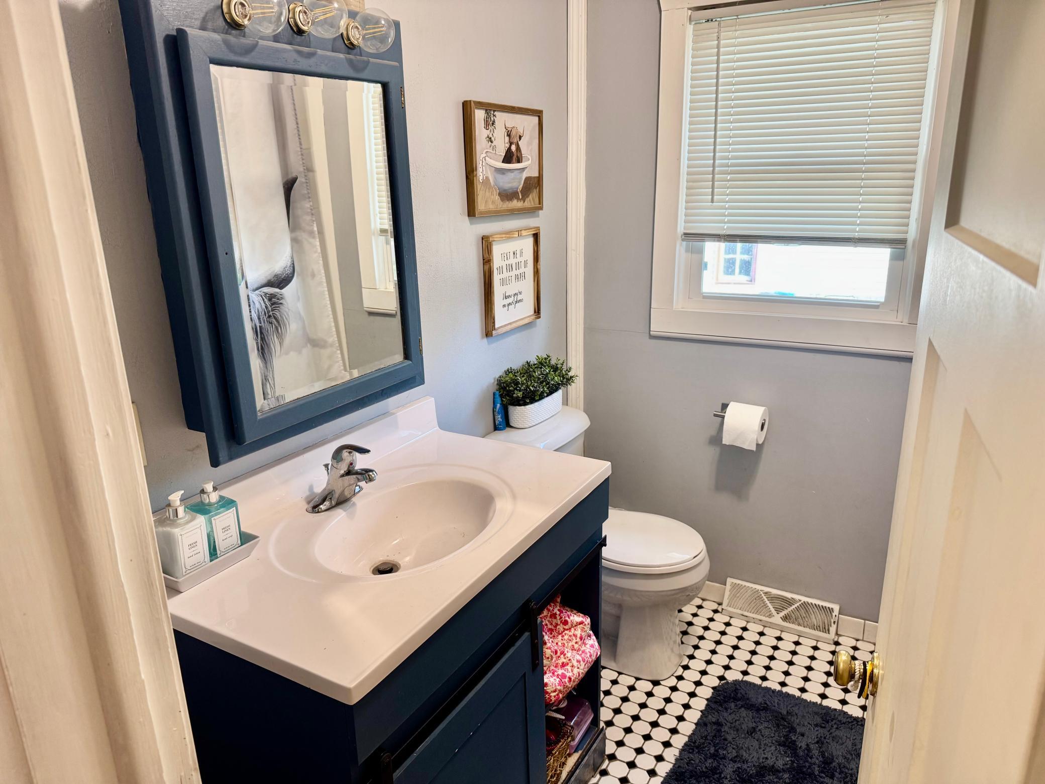 1958 single family home for sale at 707 4th Street SE in Jamestown, ND — 3 bed, 2 bath (photo 13 of 20)