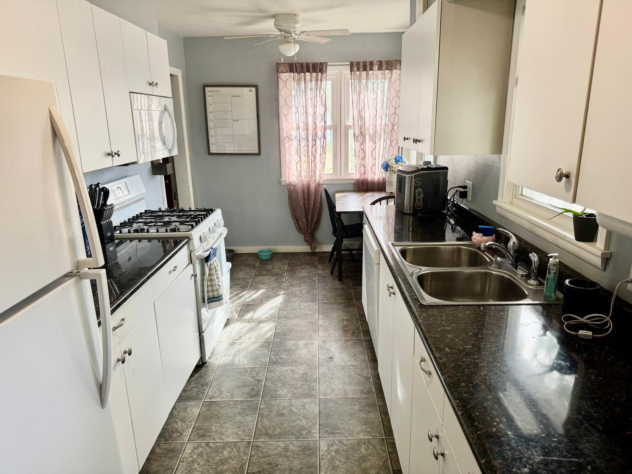 1958 single family home for sale at 707 4th Street SE in Jamestown, ND — 3 bed, 2 bath (photo 9 of 20)