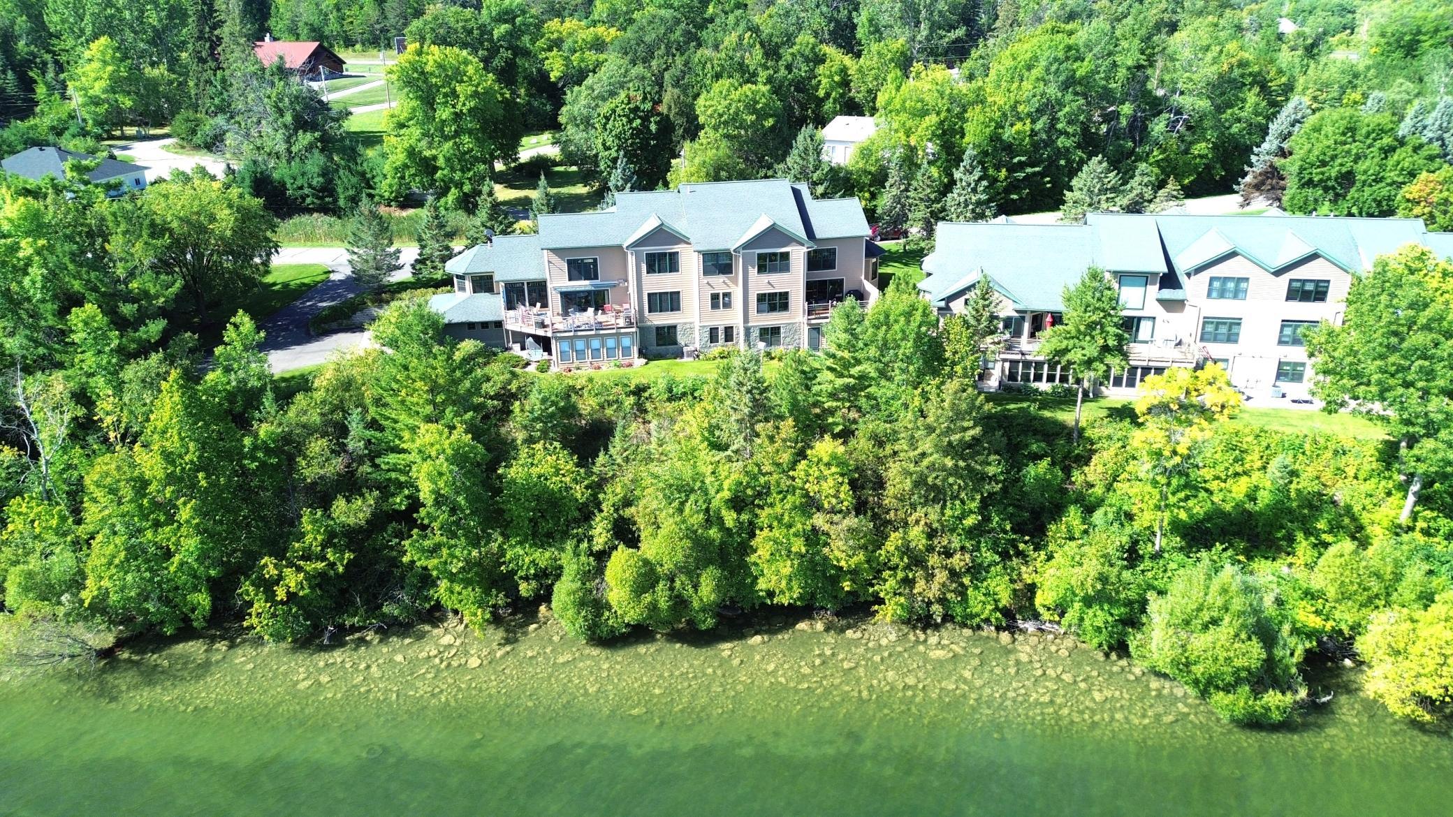 2000 townhouse for sale at 101 Walker Bay Boulevard, Unit F-1 in Walker, MN — 4 bed, 4 bath (photo 4 of 7)