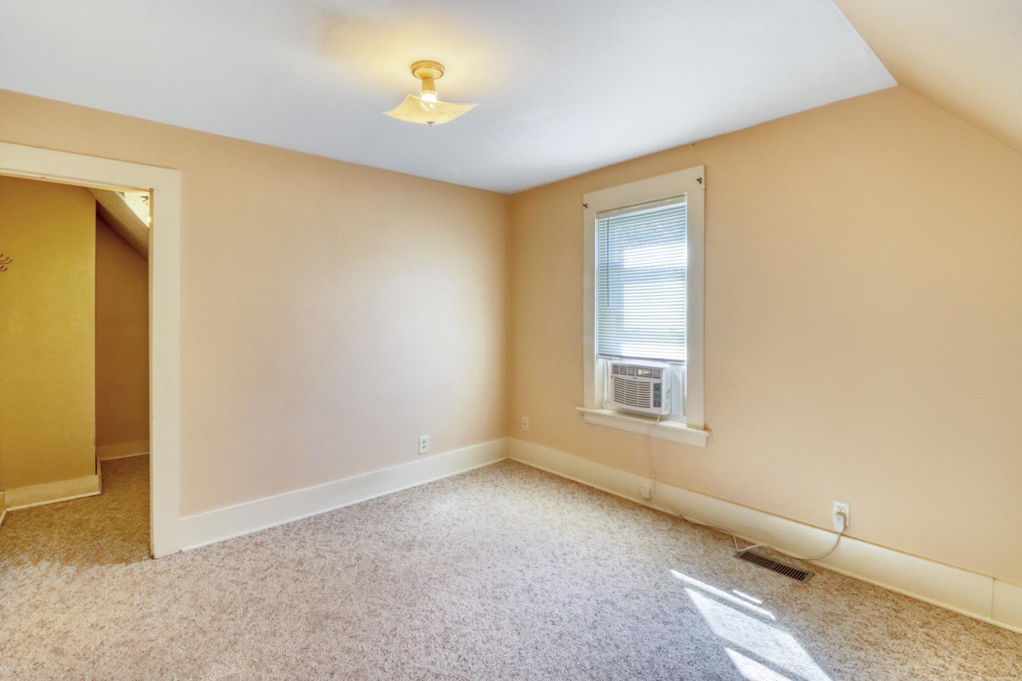 1915 single family home for sale at 332 Oak Street in Detroit Lakes, MN — 3 bed, 2 bath (photo 28 of 61)