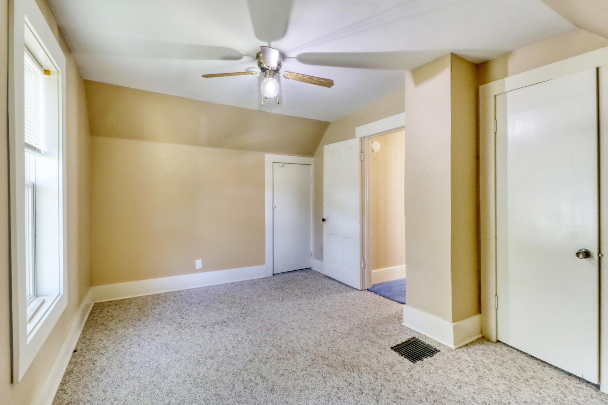 1915 single family home for sale at 332 Oak Street in Detroit Lakes, MN — 3 bed, 2 bath (photo 33 of 61)